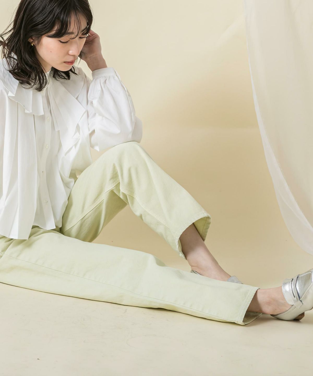 レモンイエロー