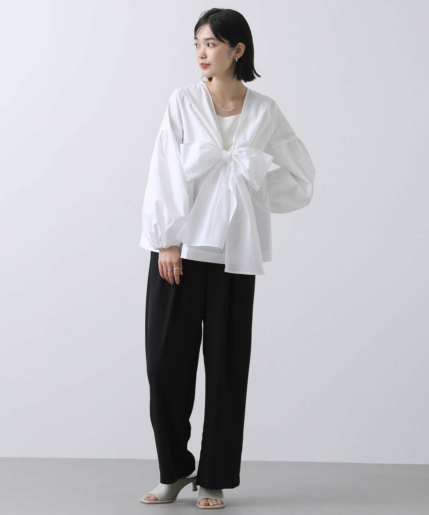 Gready Brilliant - 完売品　Gready BrilliantセンターリボンＶネックブラウス Gready Brilliant【Special price】センターリボンVネック