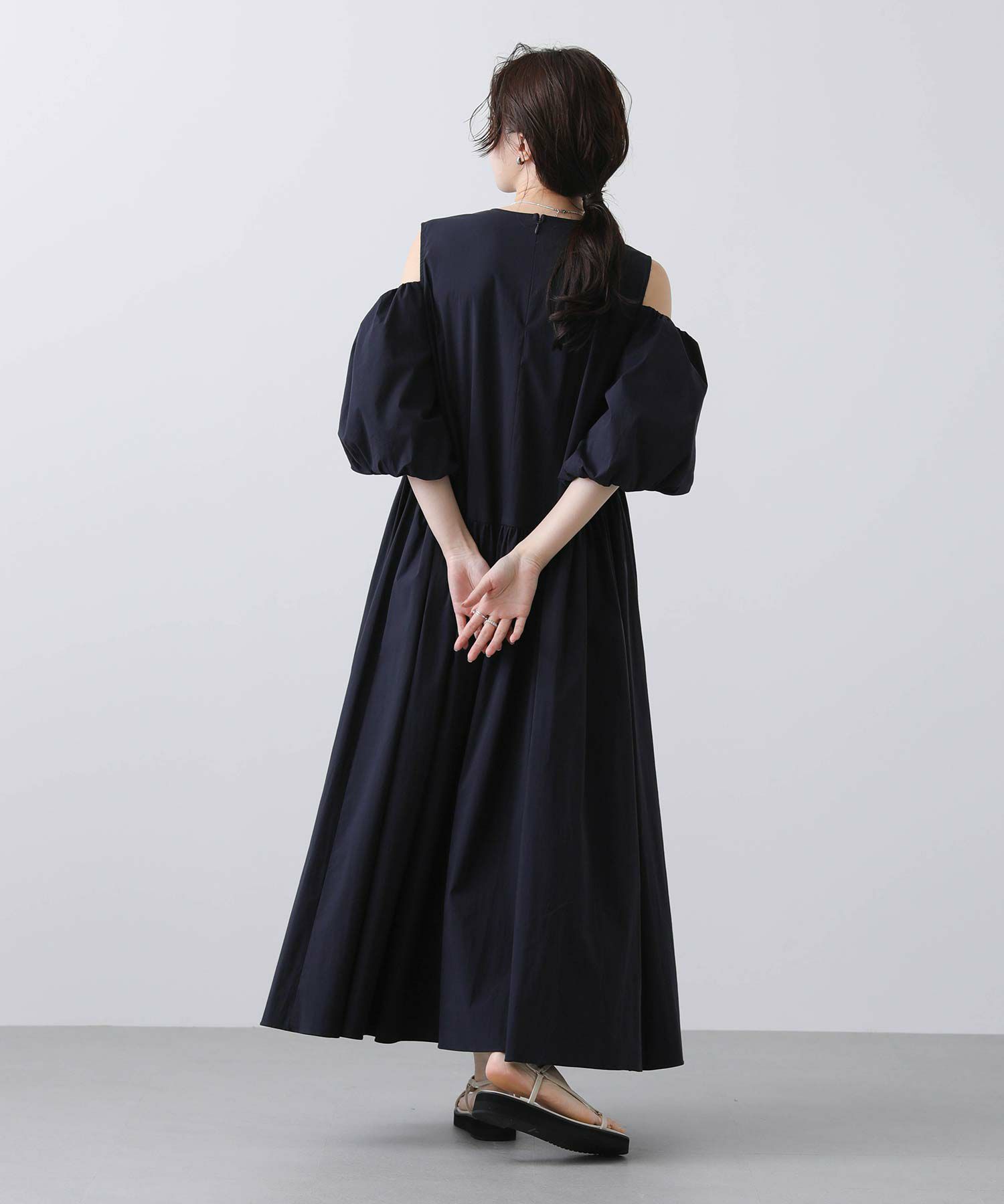 anana アナナ　ショルダースリットパフスリーブワンピース Gready Brilliantショルダースリットパフスリーブワンピース