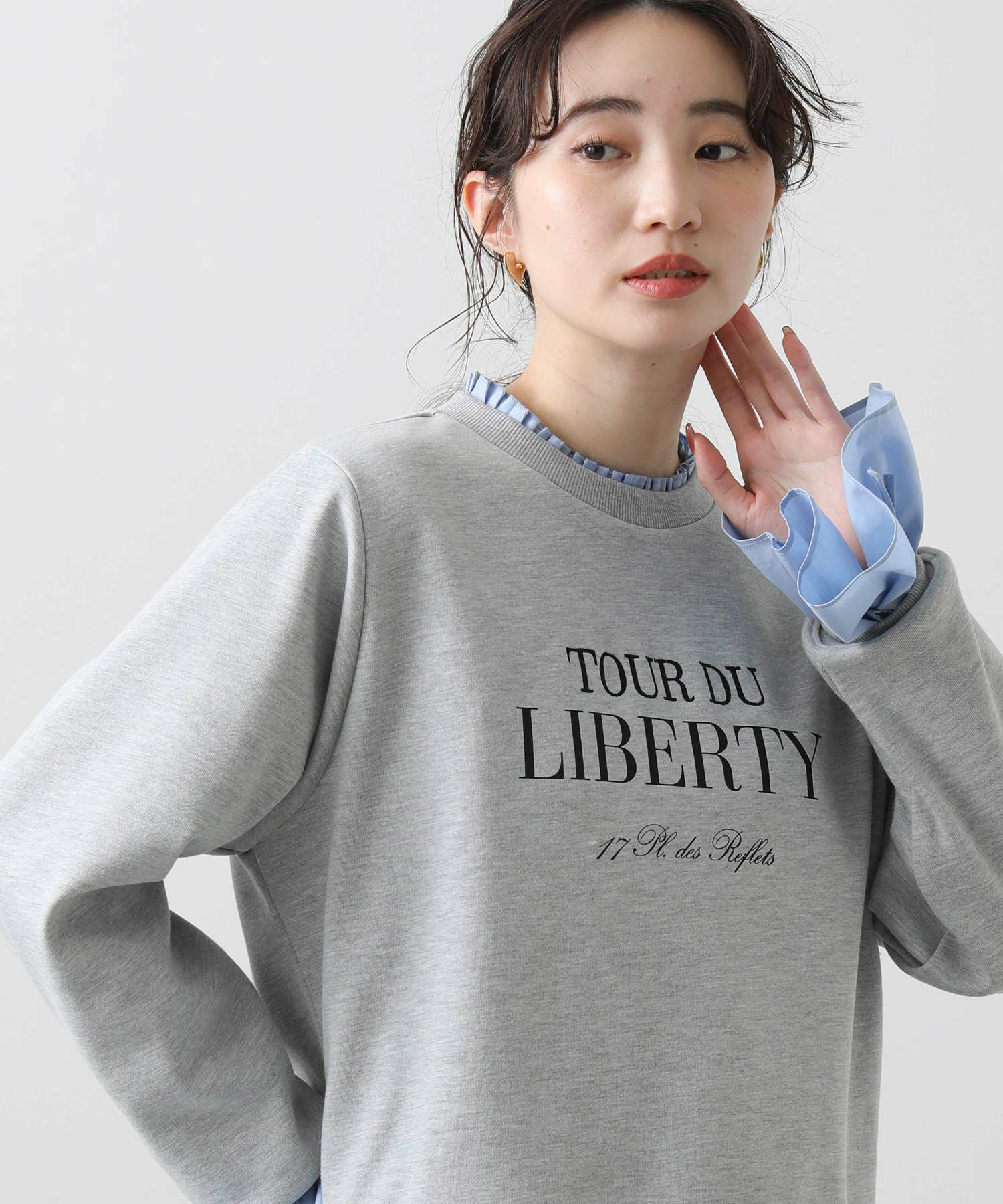 Gready Brilliants.TOUR刺しゅうクルーネックスウェット