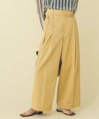 ベージュ
