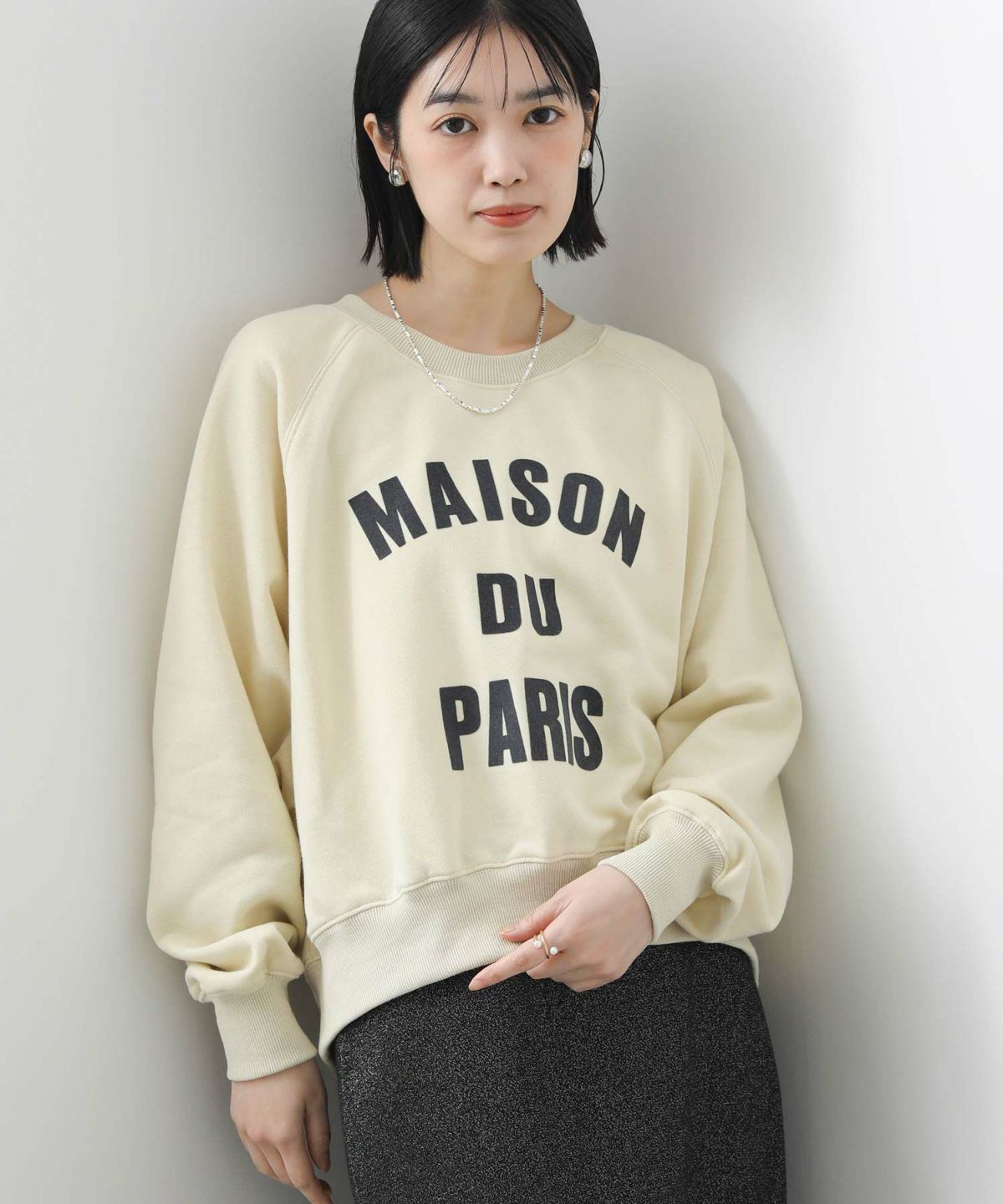 ライトベージュ