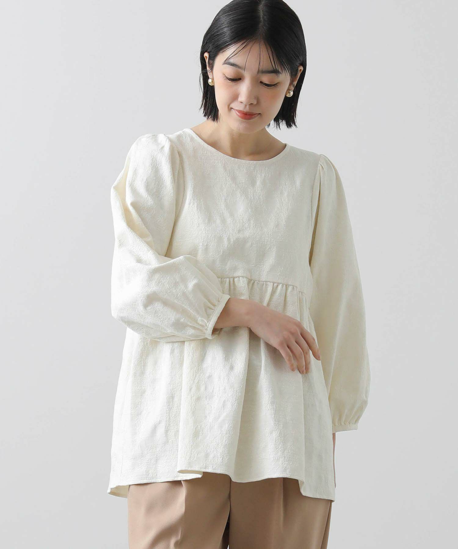 Gready Brilliants.フラワージャガードペプラム9分袖ブラウス