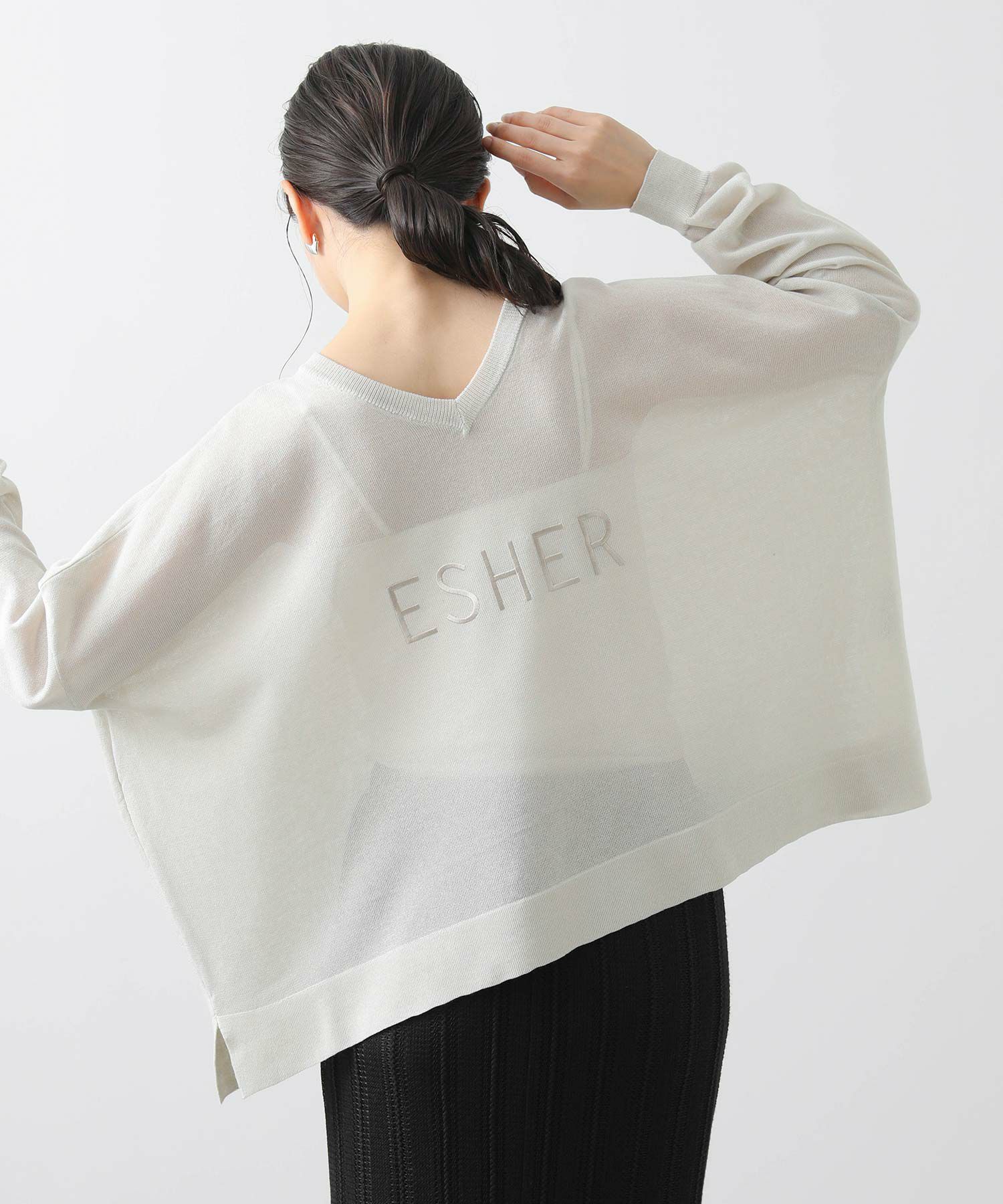 ライトベージュ