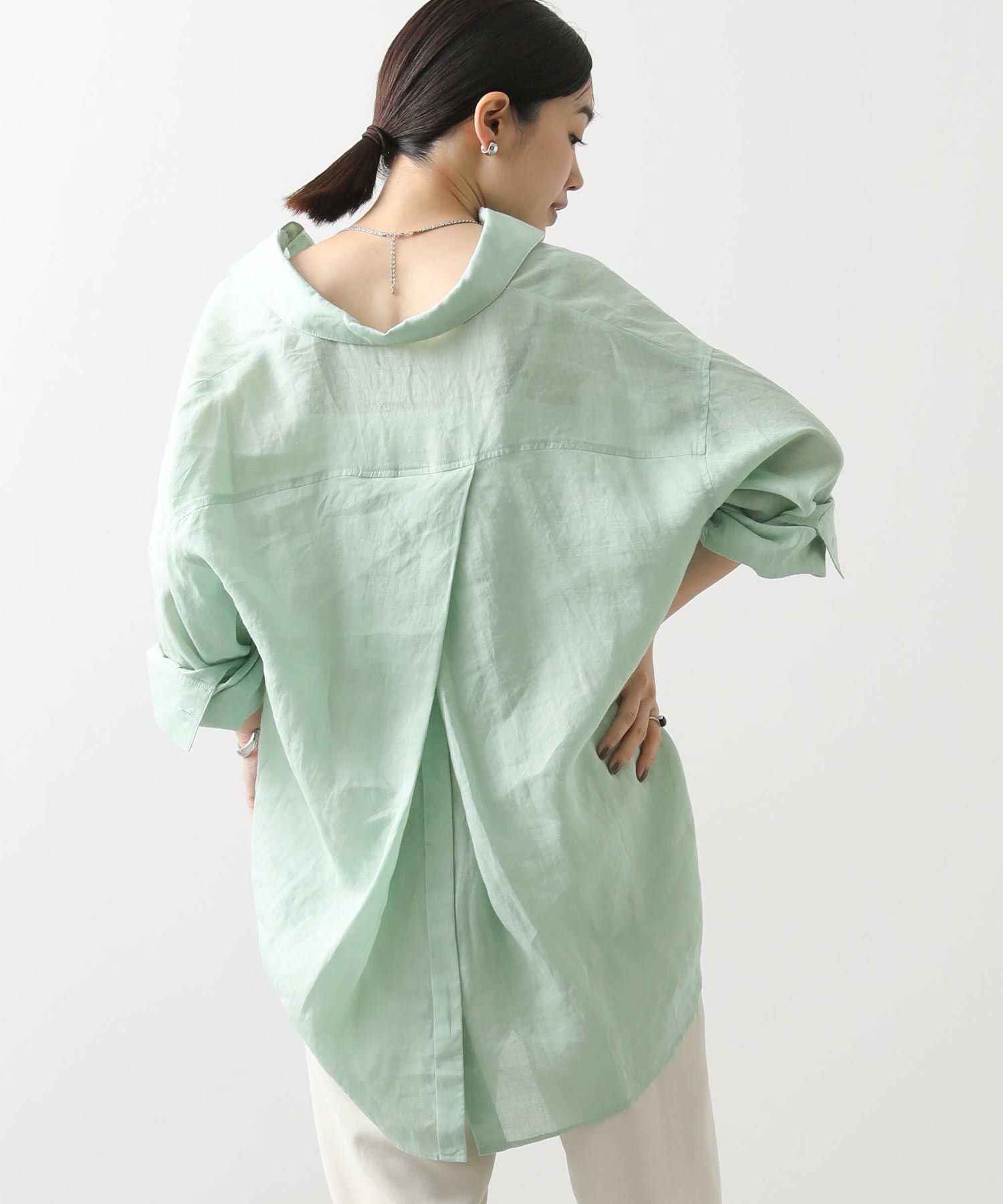 ka☆✨ ＬＵラミー後スリットシャツ　ベージュ✨グレディブリリアン ka☆様専用✨ LUラミー後スリットシャツ ベージュ✨グレディ