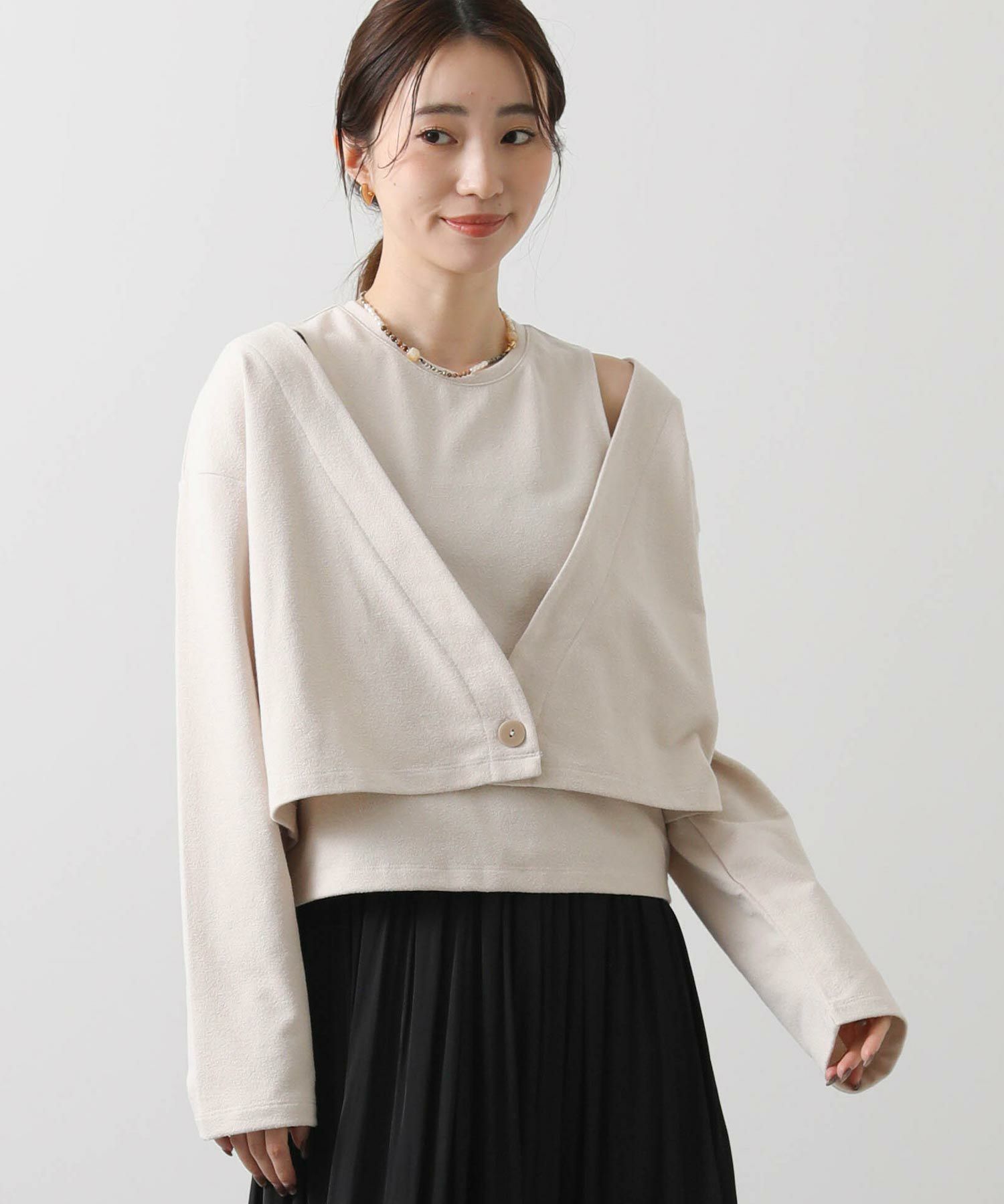 ライトベージュ