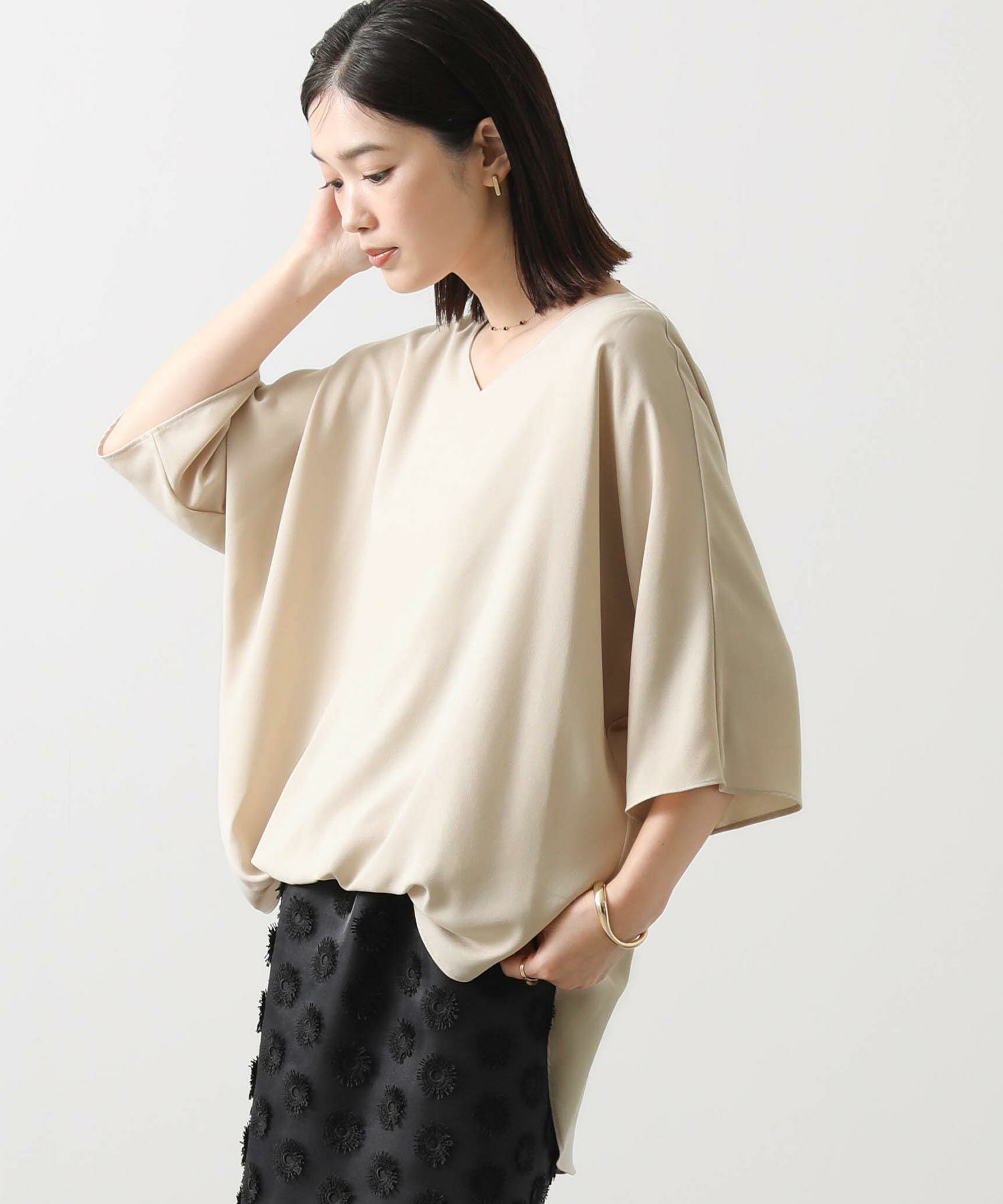 ライトベージュ