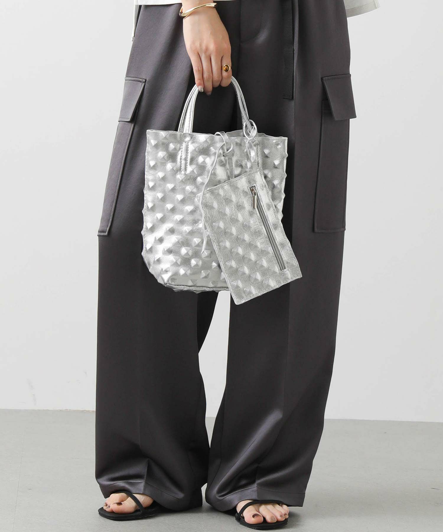 Gready Brilliantスタッズレザーメタリックバッグ | SEKIMIKI Online