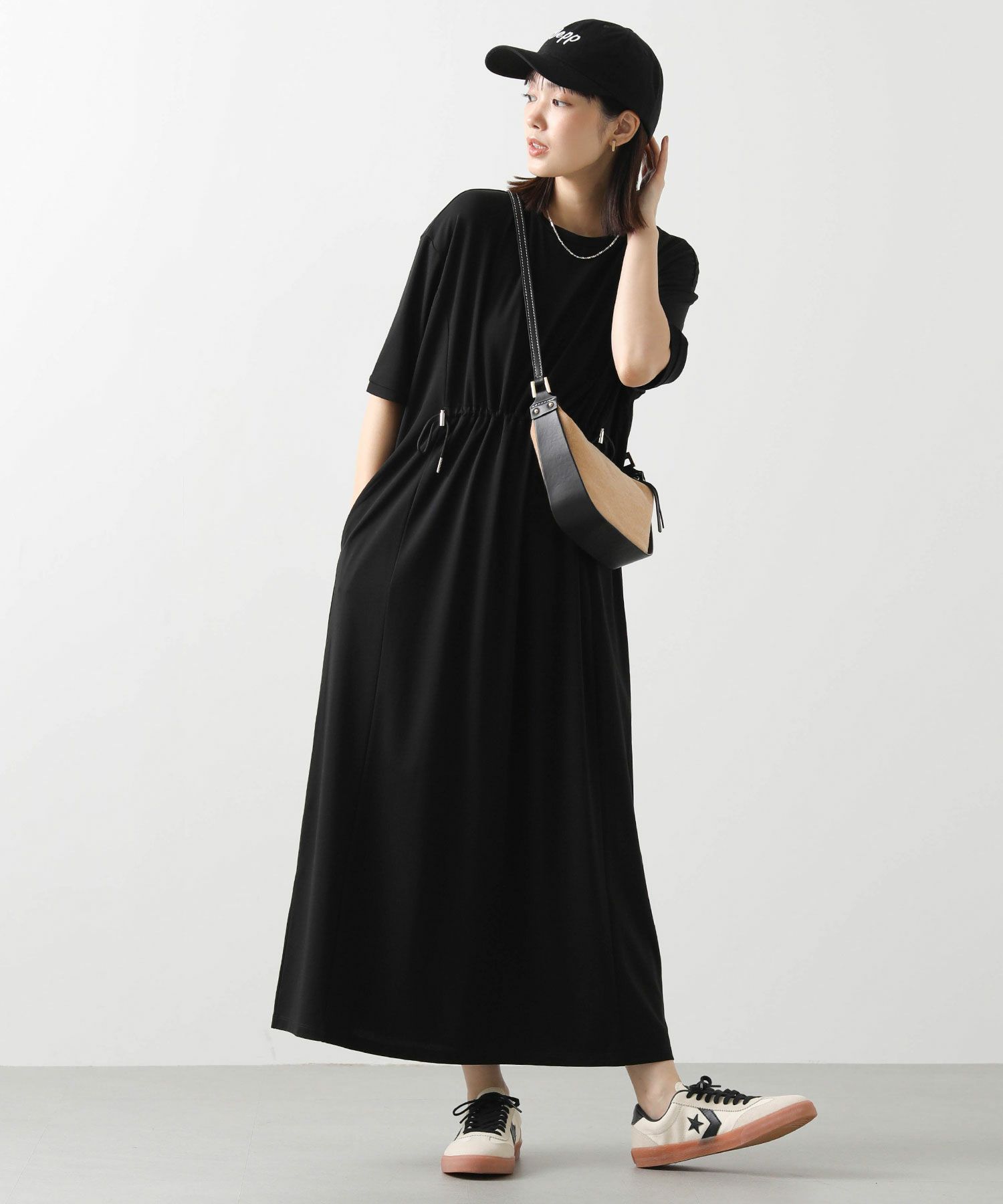 極美品　パーリーゲイツ　中綿　ワンピース　ベスト　ブラック　Aライン　半袖 パーリーゲイツ 中綿 ベスト ワンピース ジップアップ ネイビー A