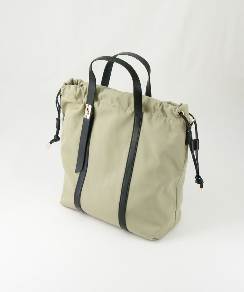 ライトベージュ