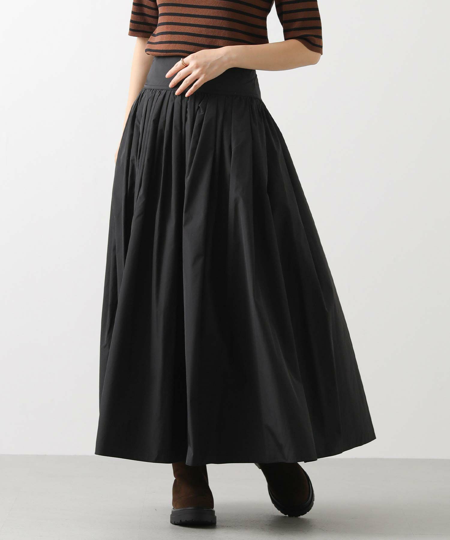 RED VALENTINO タフタスカート　ブラック Gready Brilliantタフタヨークダブルギャザースカート