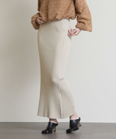 ライトベージュ