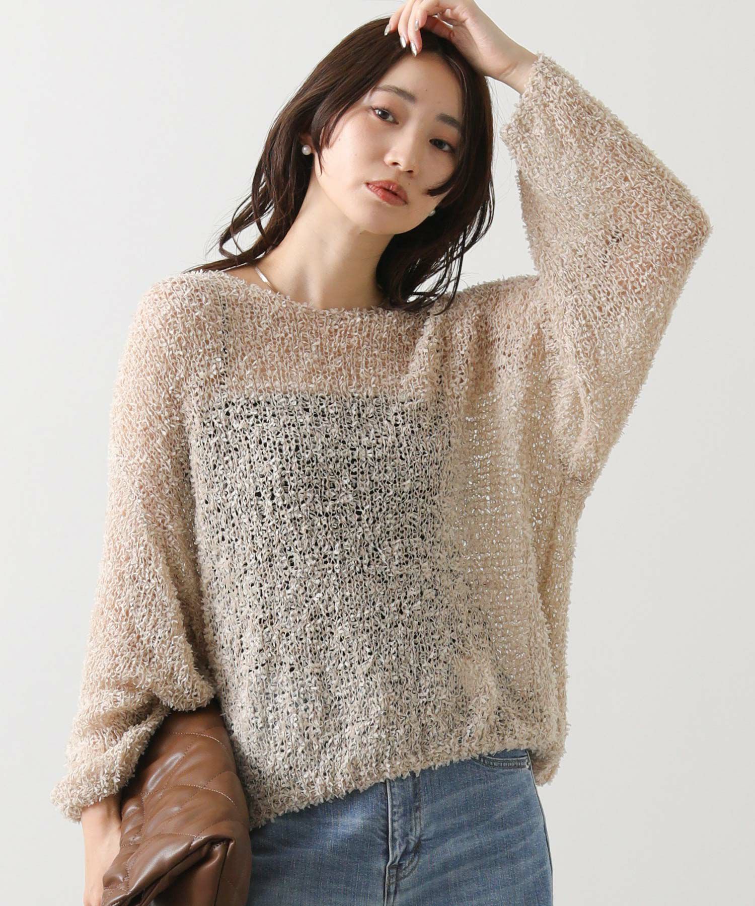 ベージュ