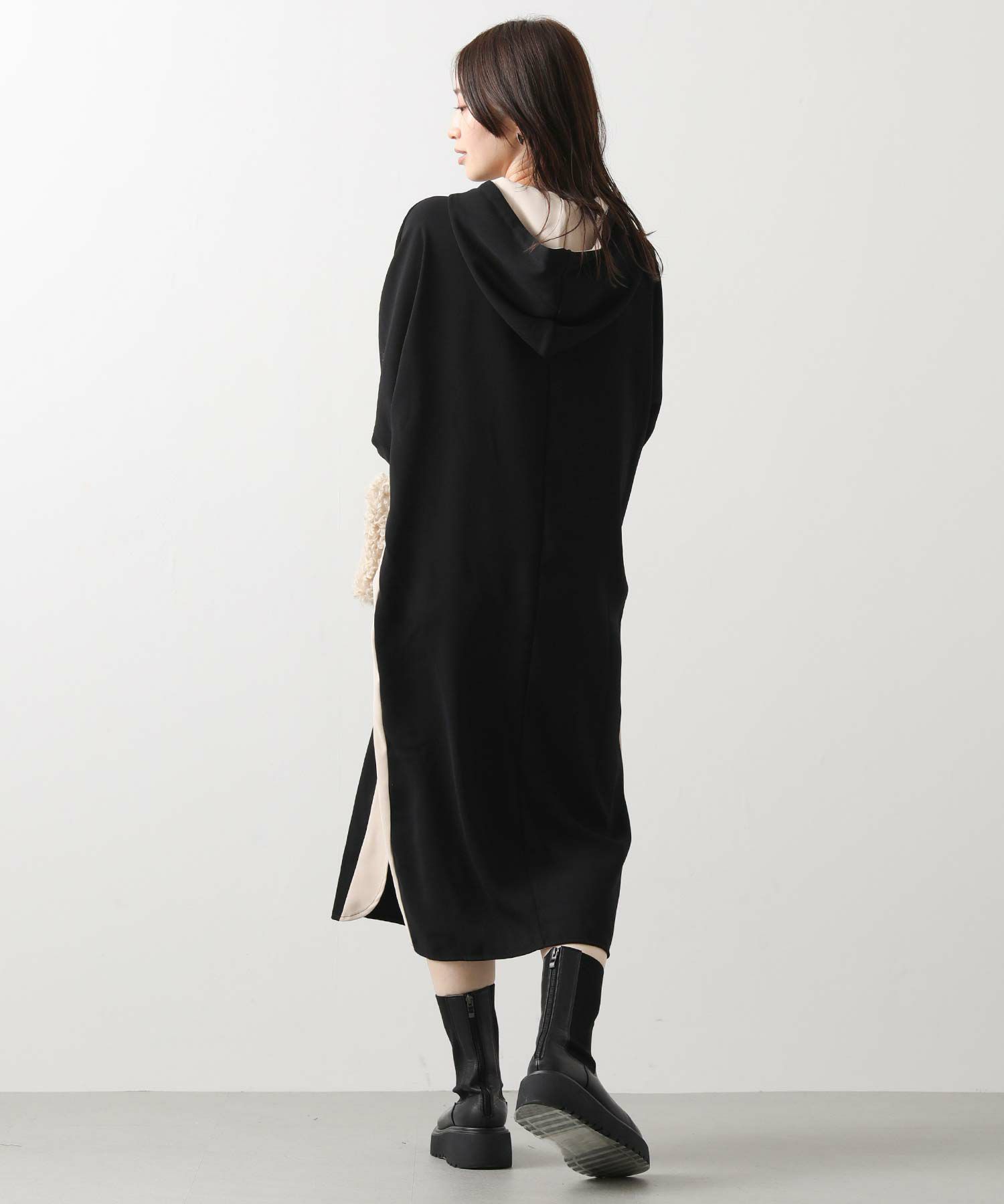 Gready Brilliant【WEB限定アイテム】s.フード付き配色ワンピース