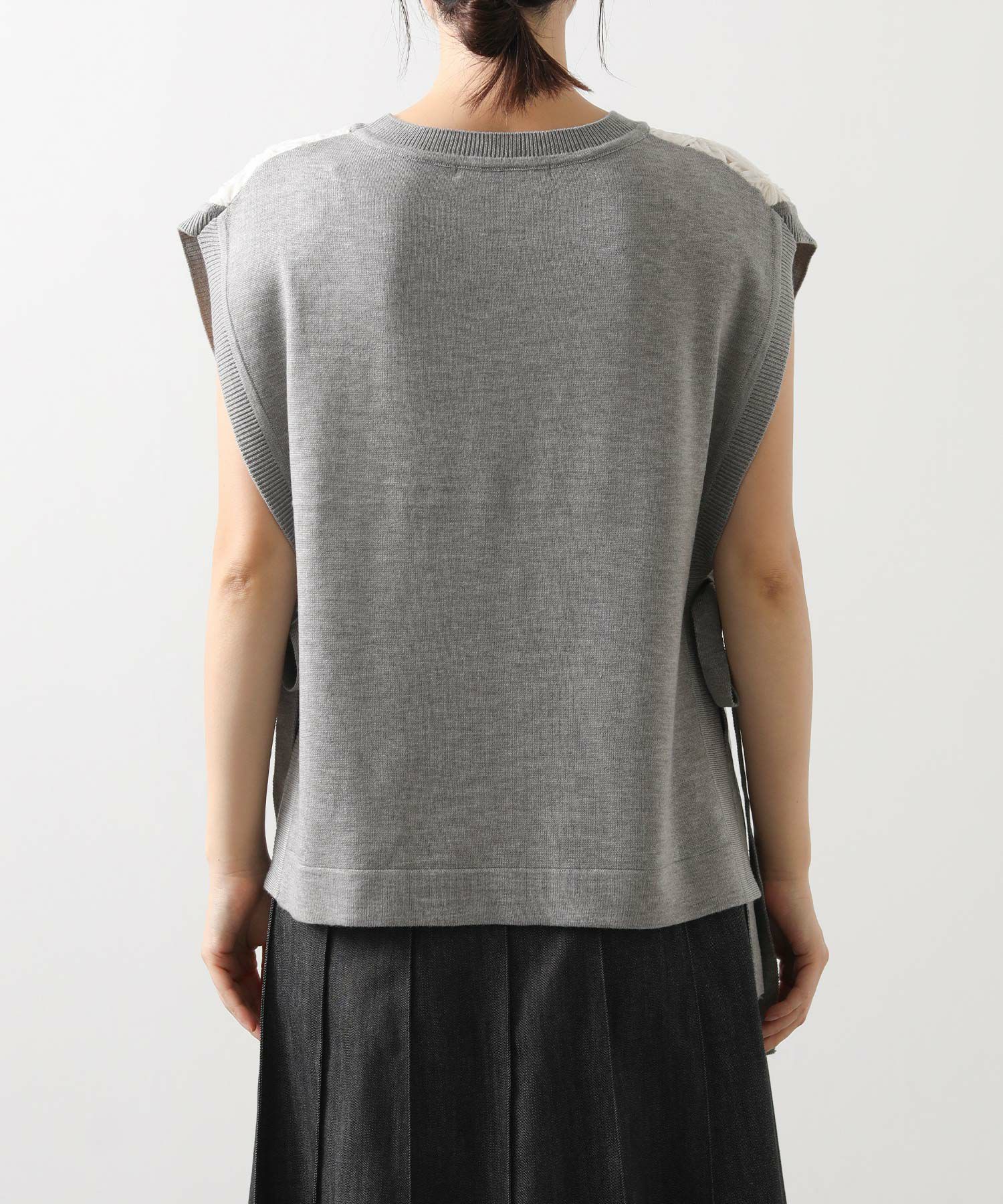 Gready Brilliantフロントフラワーレースベスト | SEKIMIKI Online