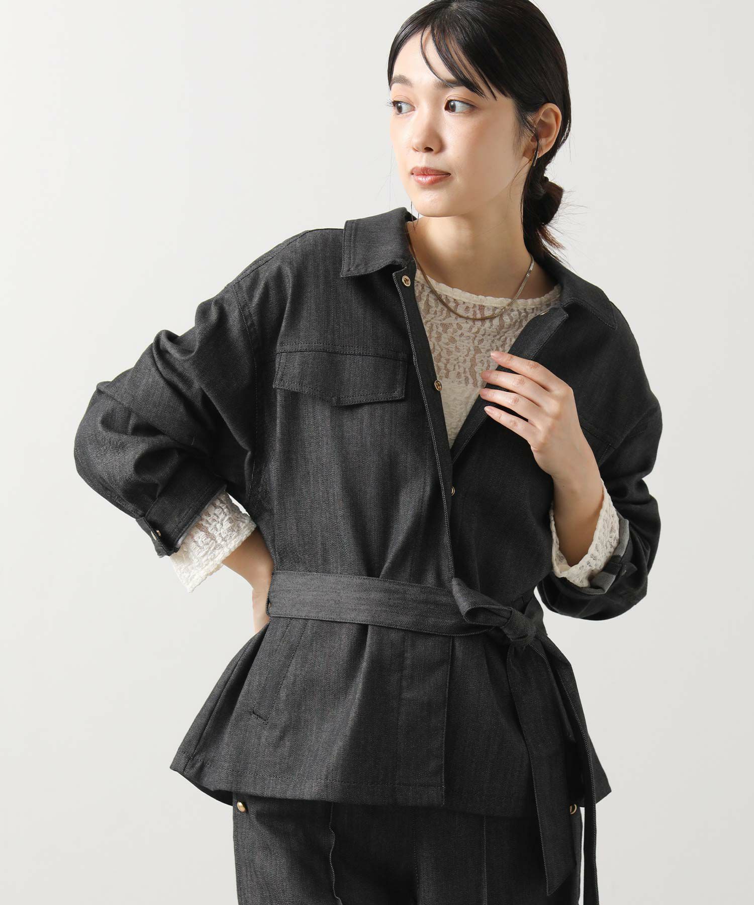 ブラック