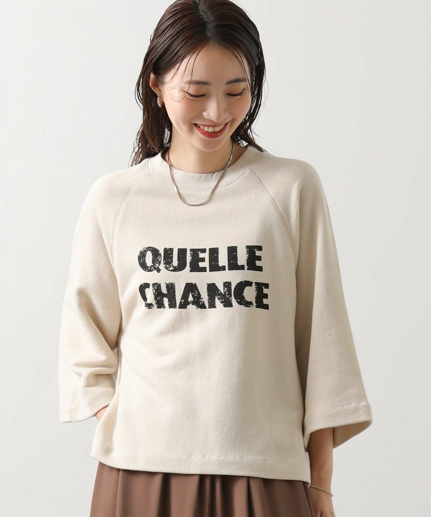 ライトベージュ