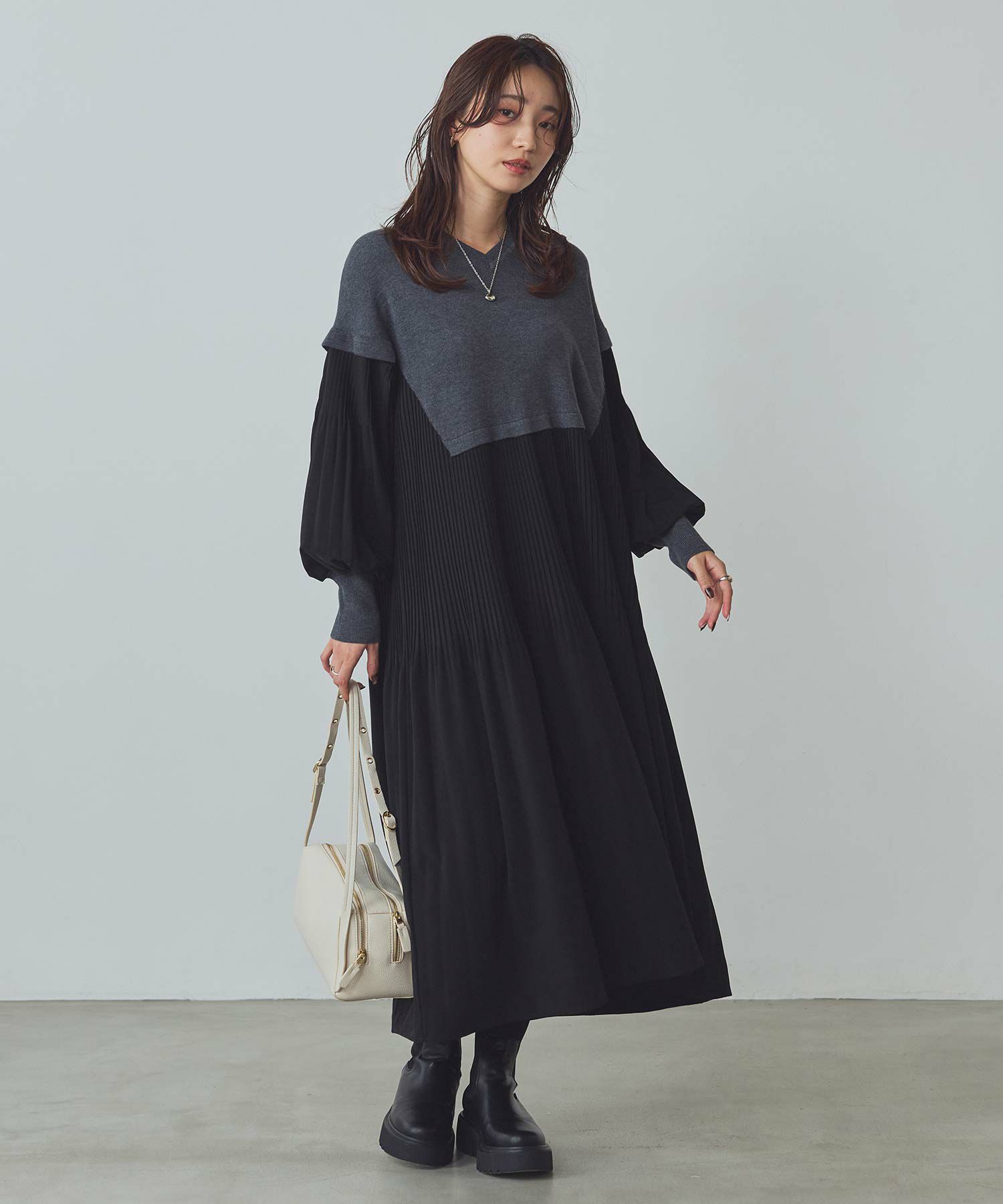 Gready BrilliantVネックニット×プリーツワンピースSET