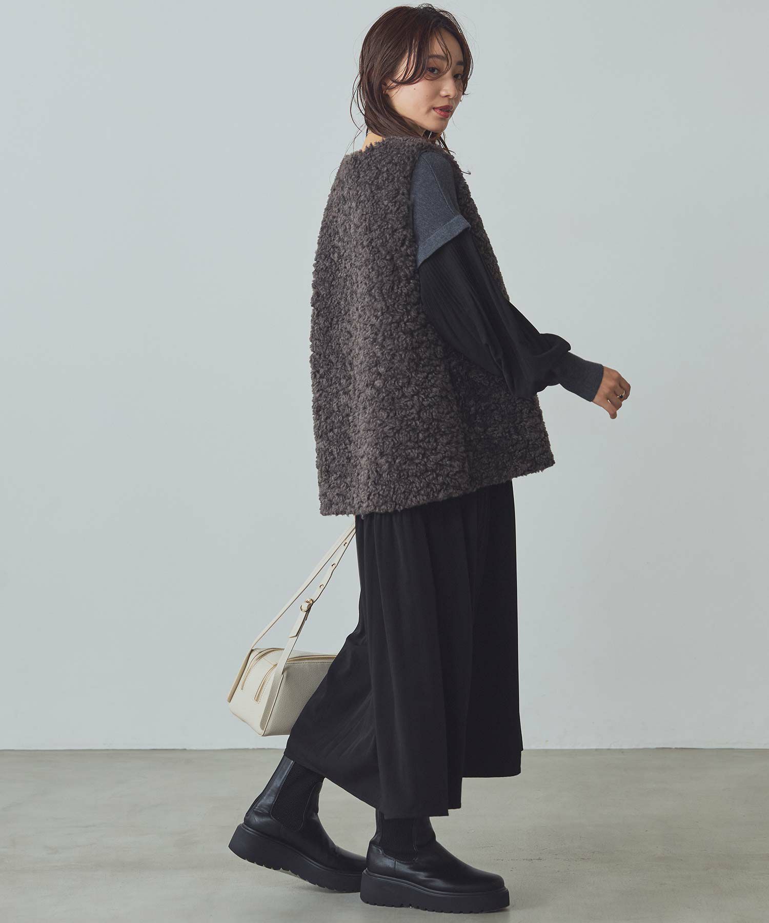 Gready BrilliantVネックニット×プリーツワンピースSET | SEKIMIKI Online