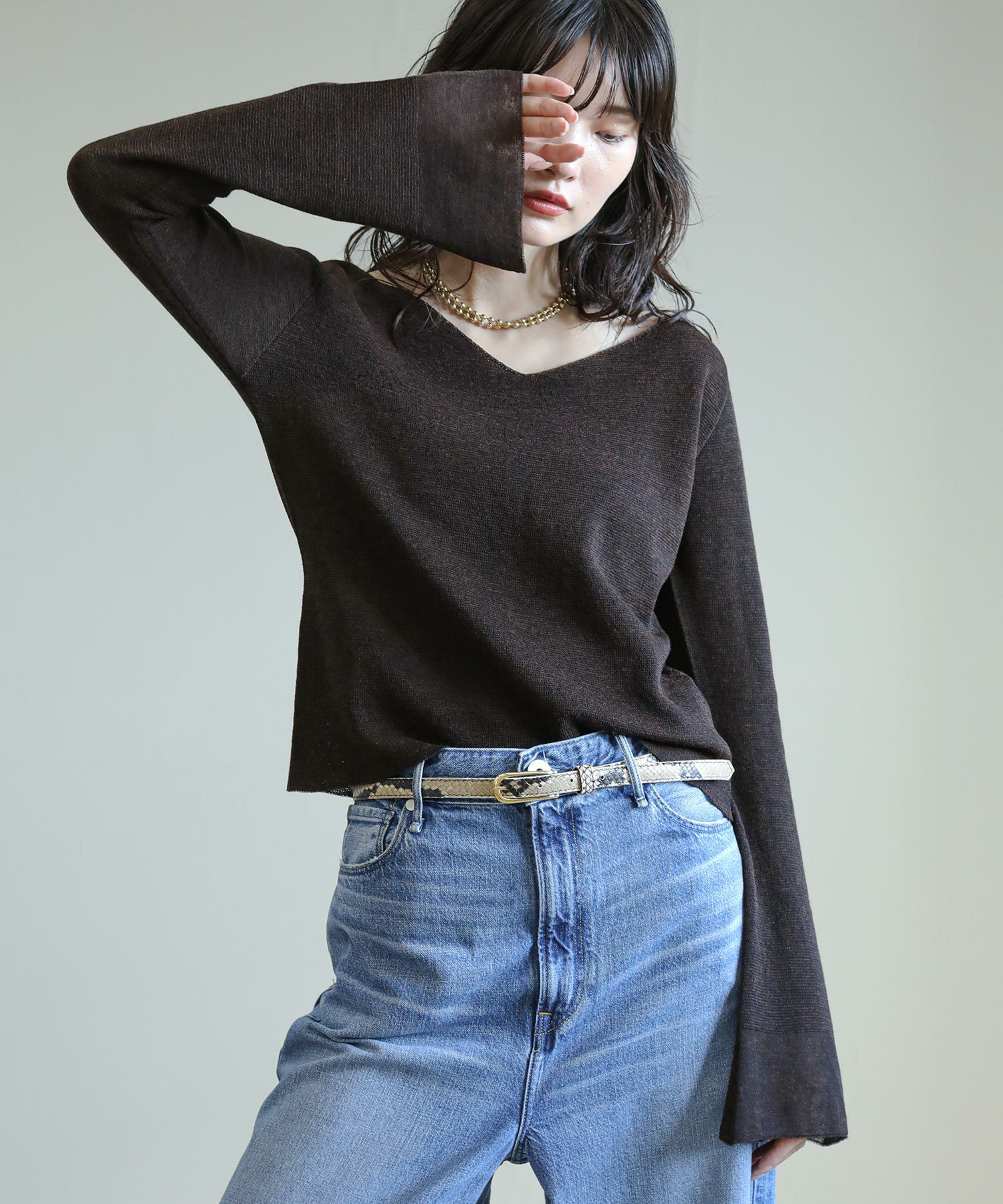 ダークブラウン