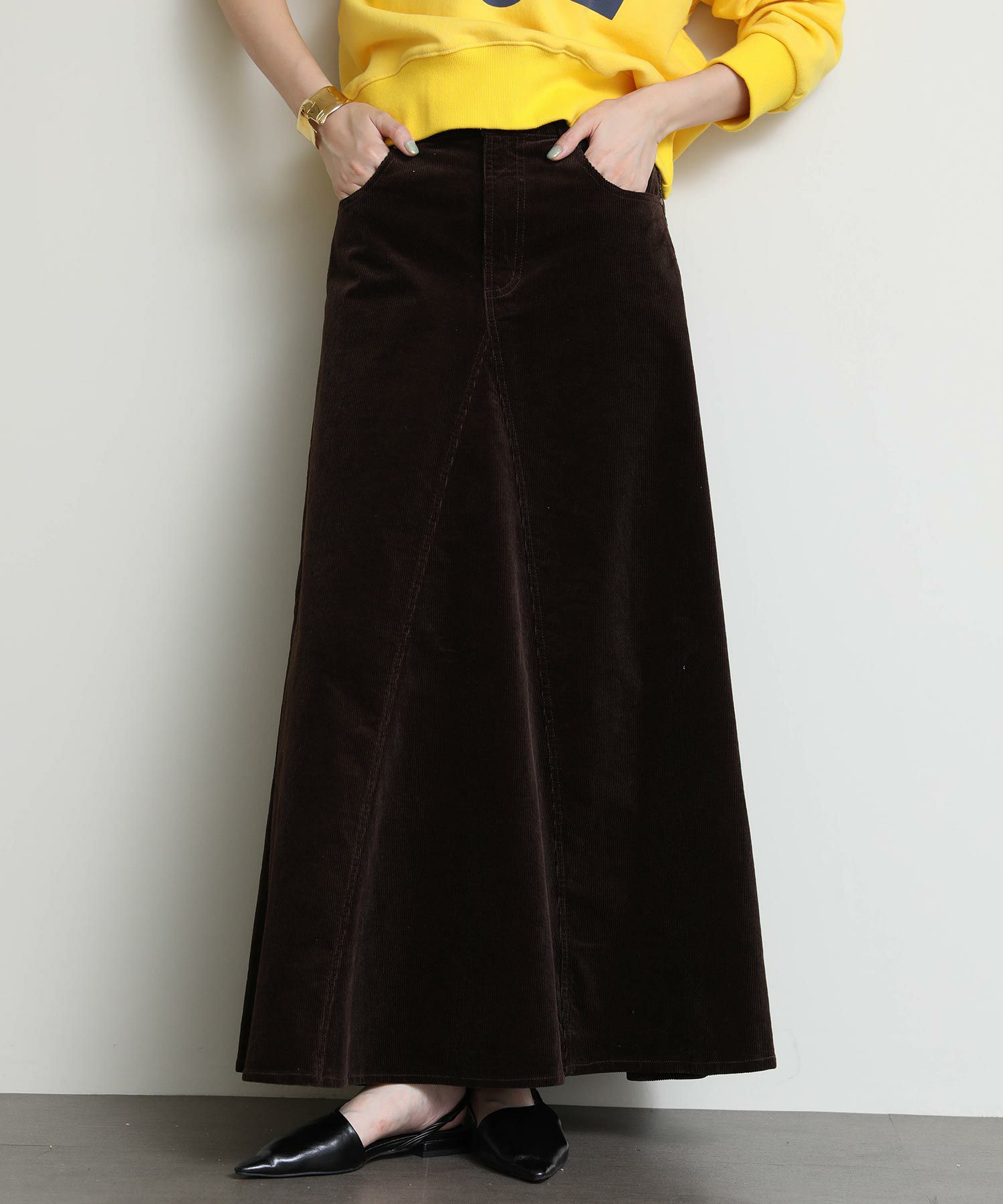 ダークブラウン