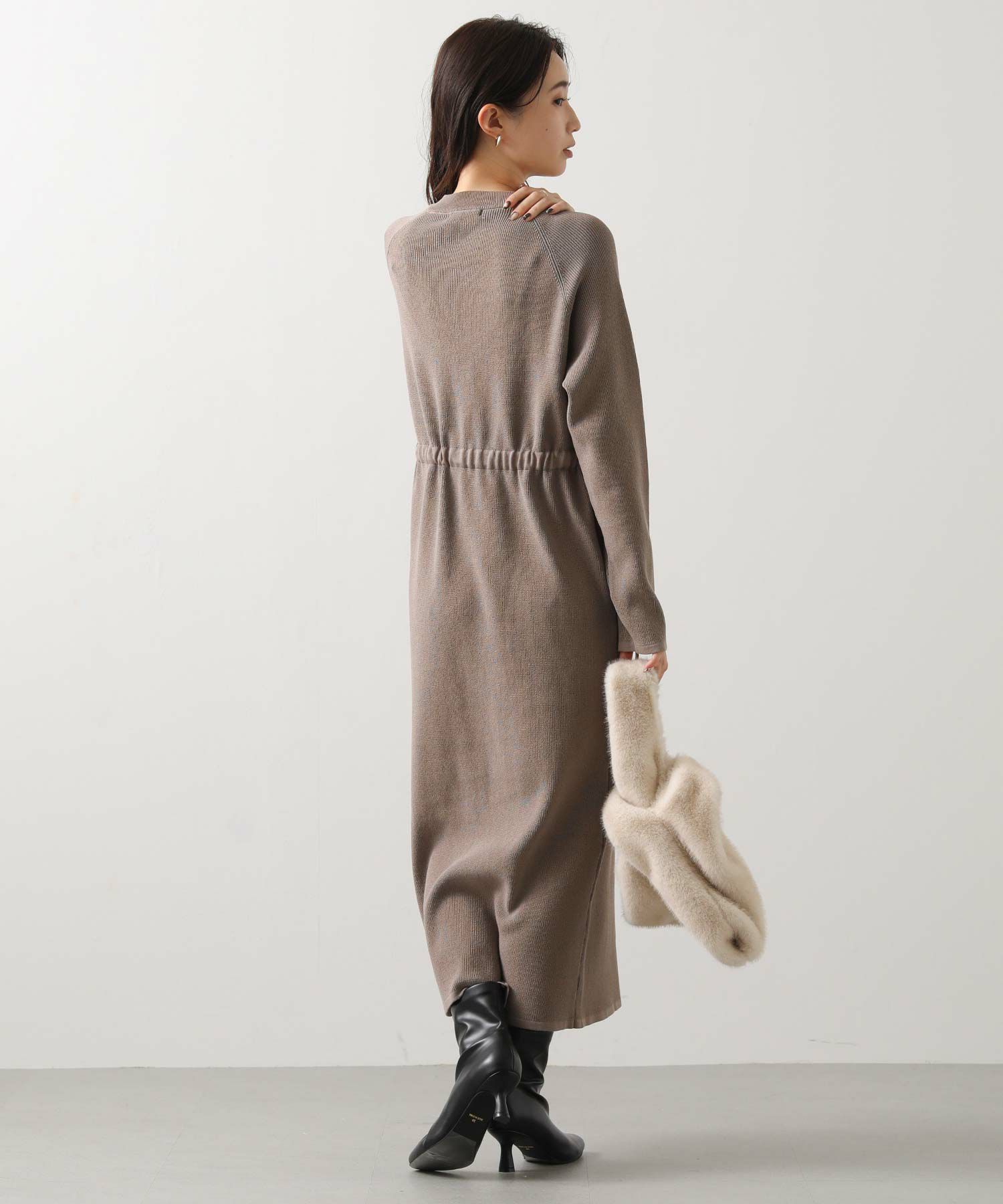 Gready BrilliantVネックリブニットワンピース | SEKIMIKI Online