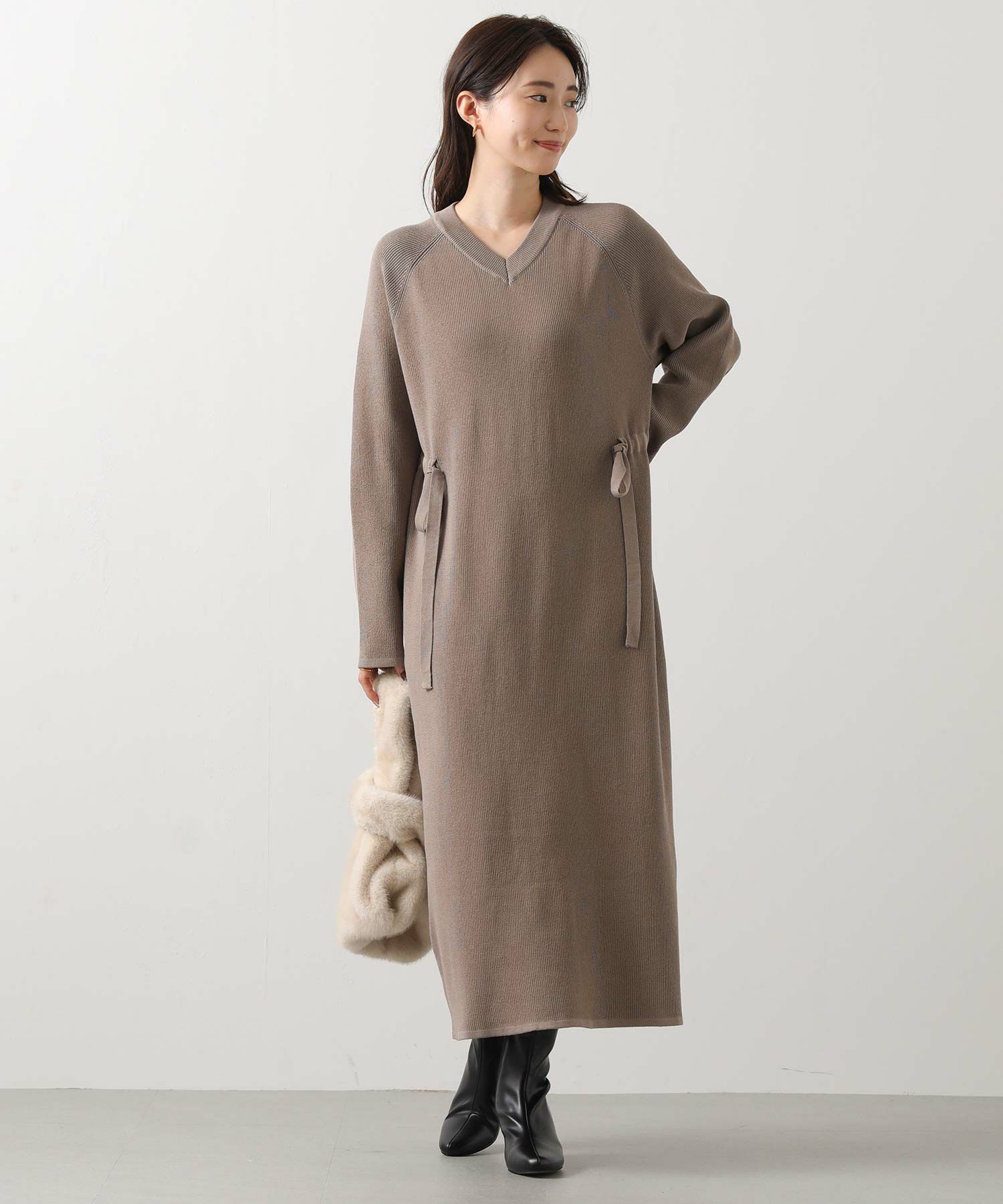 Gready BrilliantVネックリブニットワンピース | SEKIMIKI Online