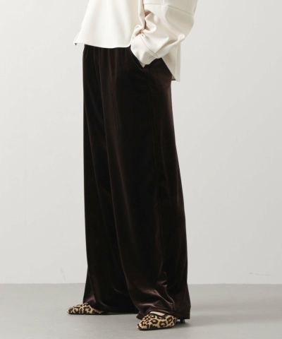 ダークブラウン