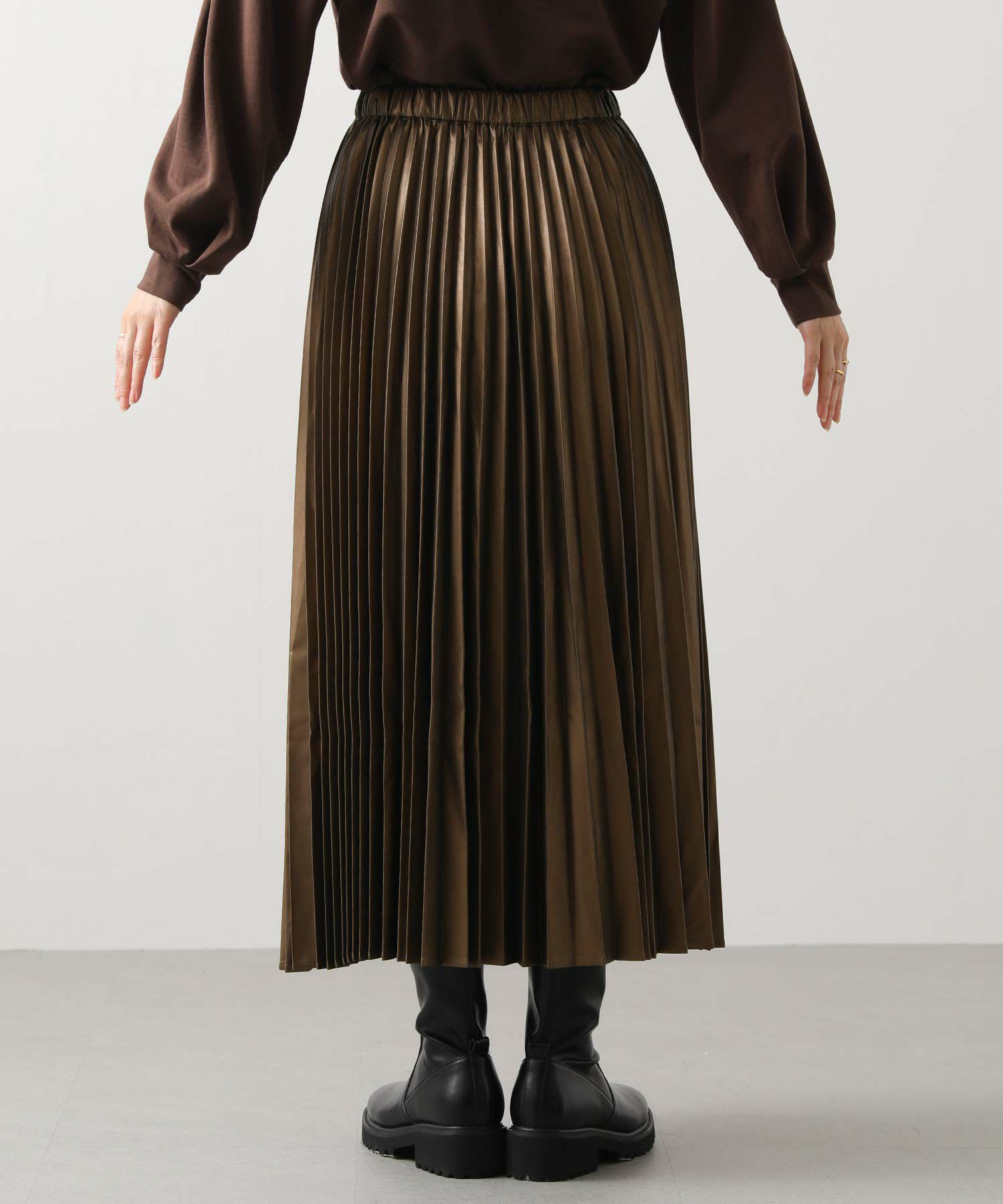 Gready Brilliantフェイクレザープリーツスカート | SEKIMIKI Online