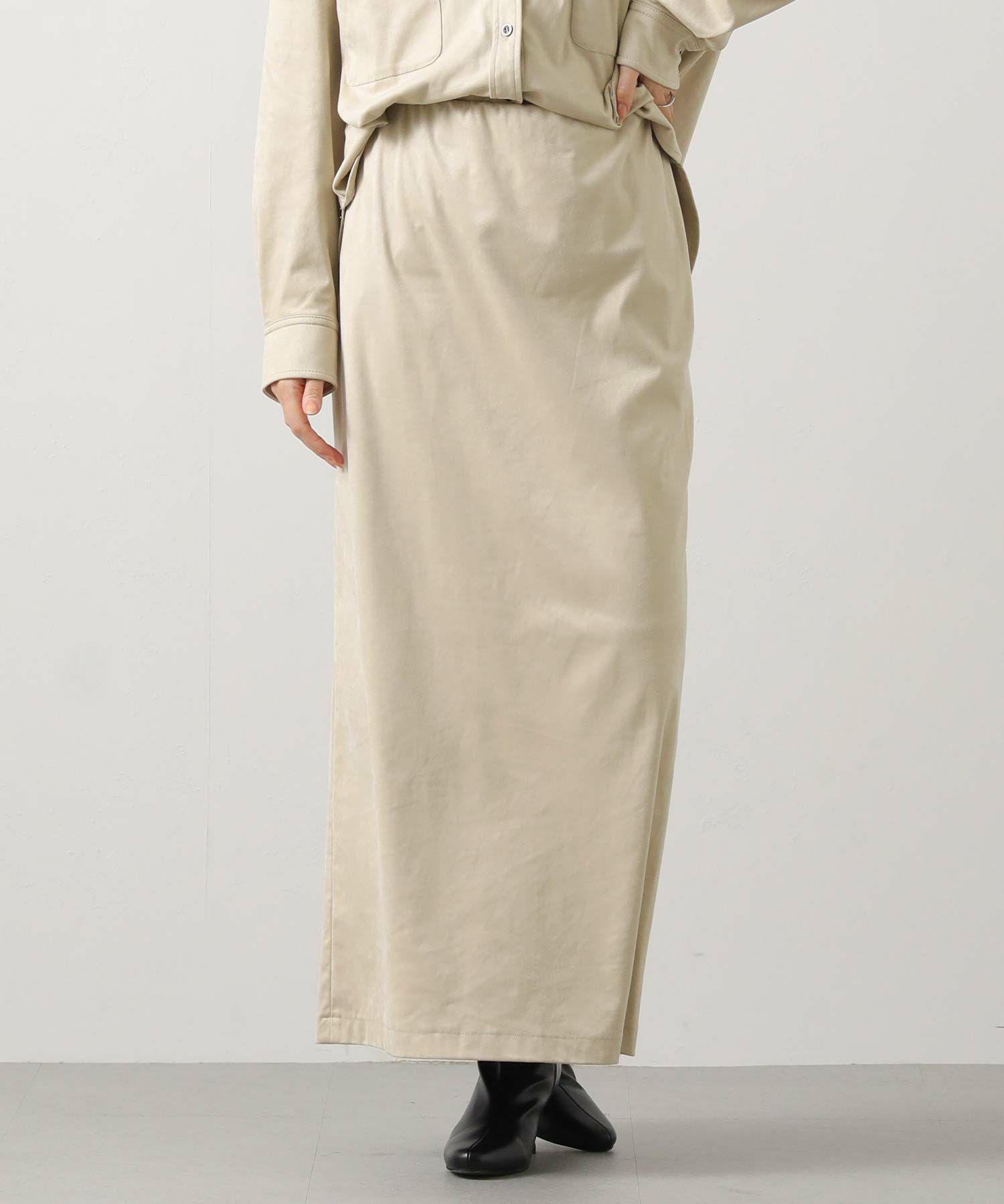 ライトベージュ