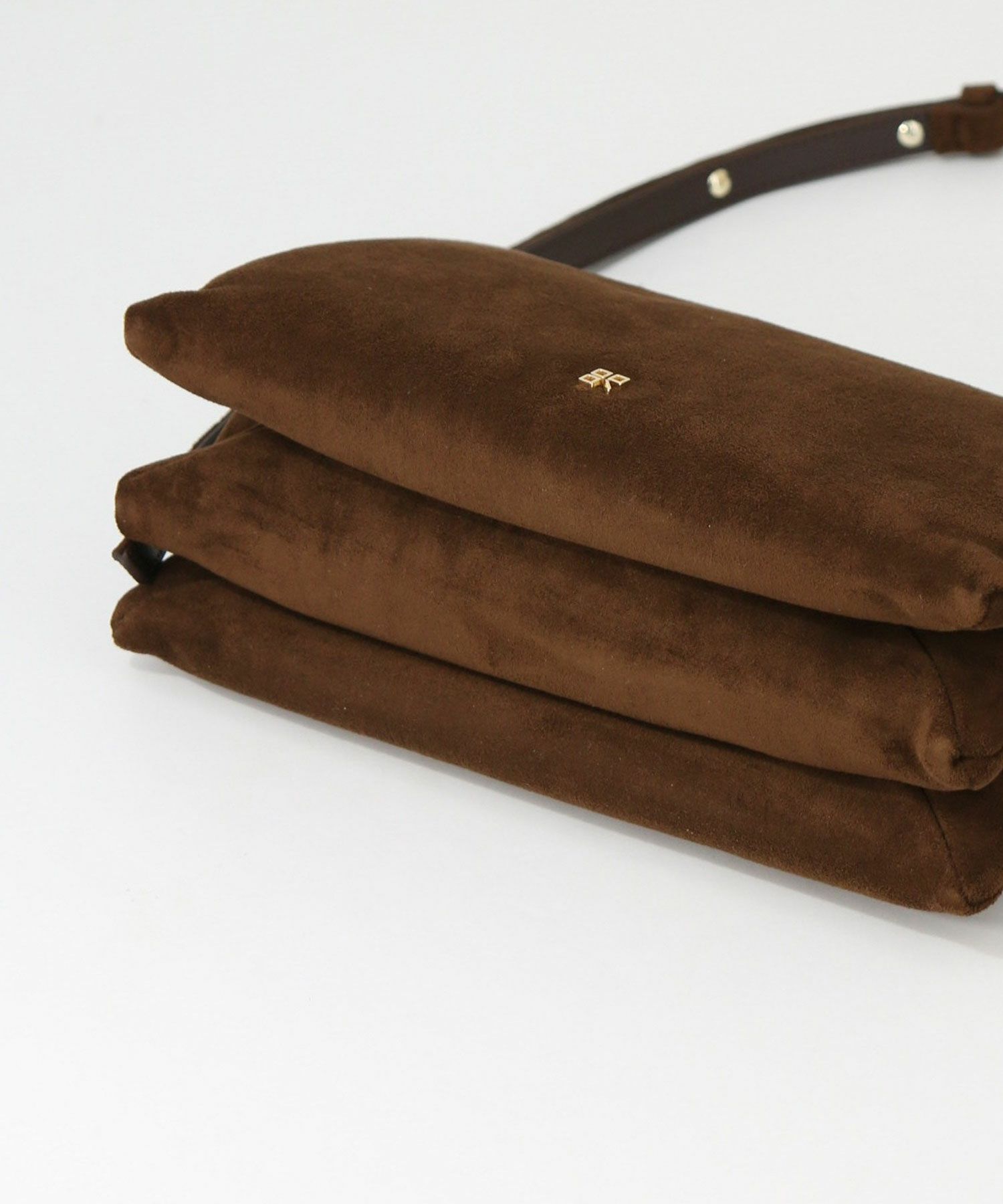 Gready BrilliantSスエードクロスボディバッグ | SEKIMIKI Online