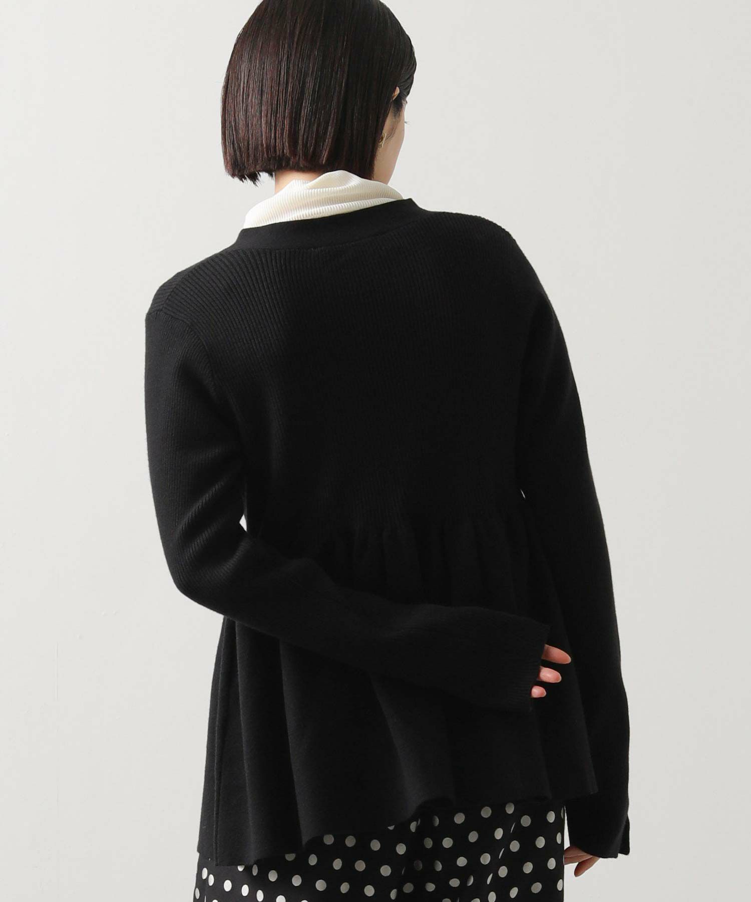 Gready BrilliantリブペプラムフレアVネックカーディガン | SEKIMIKI