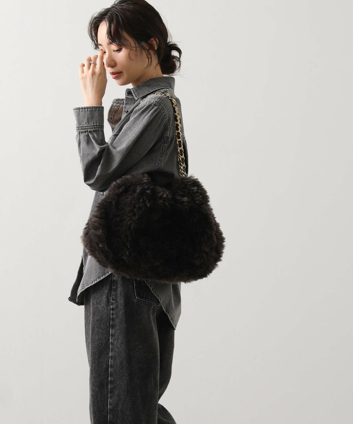 Gready BrilliantVエコファーチェーンバッグ | SEKIMIKI Online