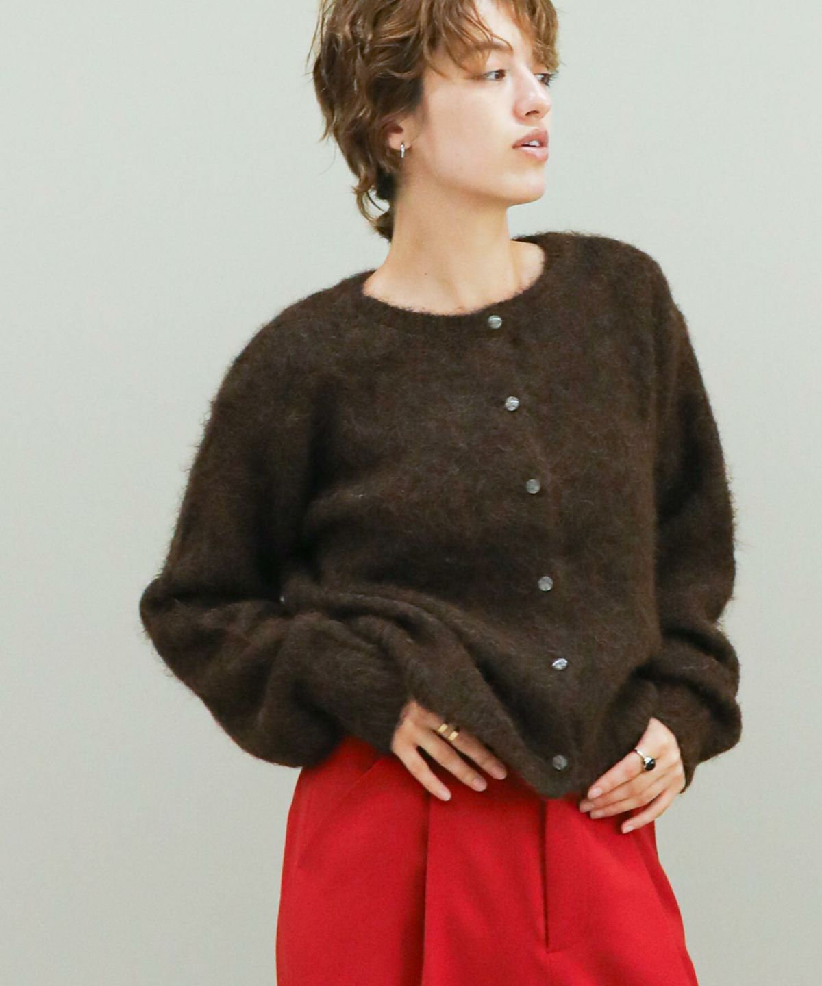 ダークブラウン