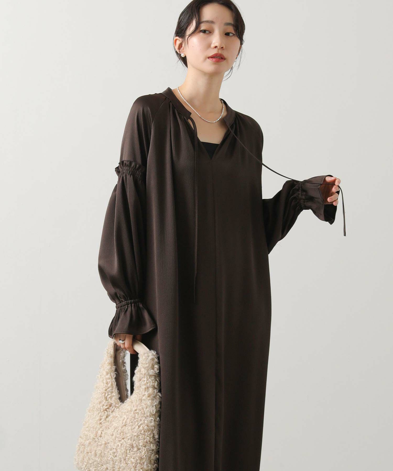 Gready Brilliantハンマーサテンパフスリーブワンピース | SEKIMIKI Online