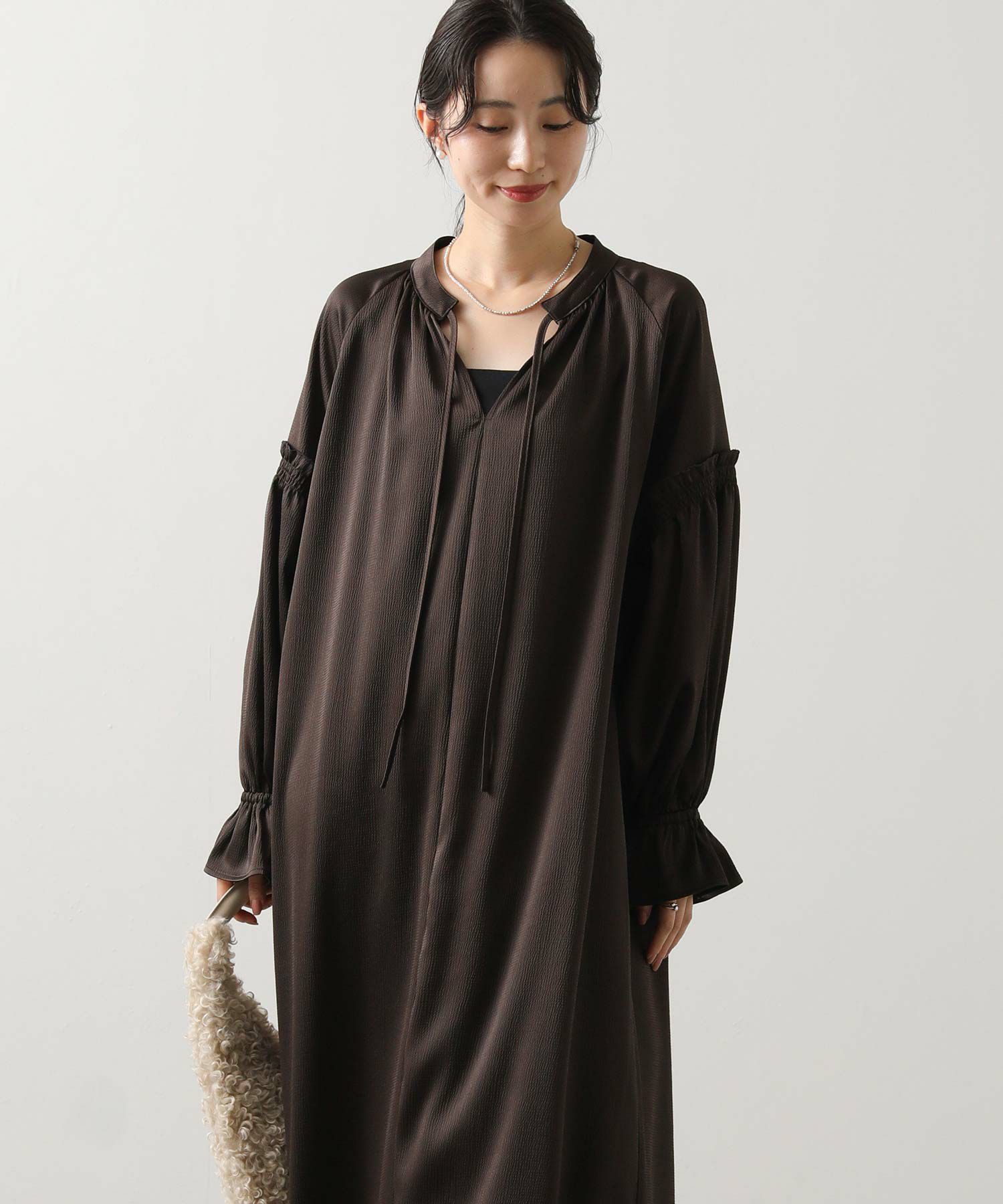 Gready Brilliantハンマーサテンパフスリーブワンピース | SEKIMIKI Online