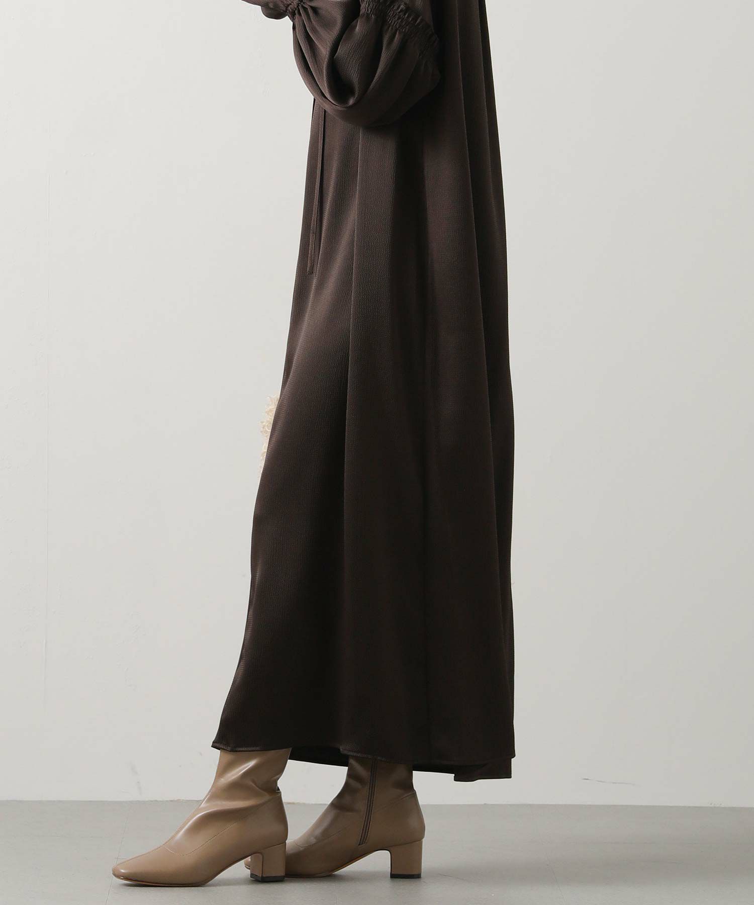 Gready Brilliantハンマーサテンパフスリーブワンピース | SEKIMIKI Online