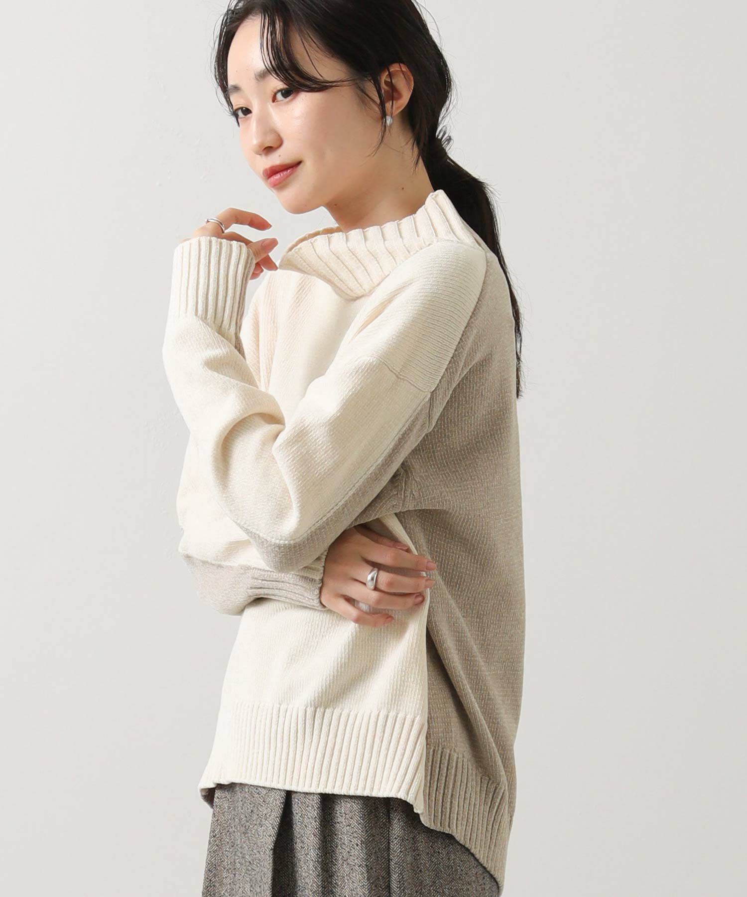 モールバイカラーハイネックニット