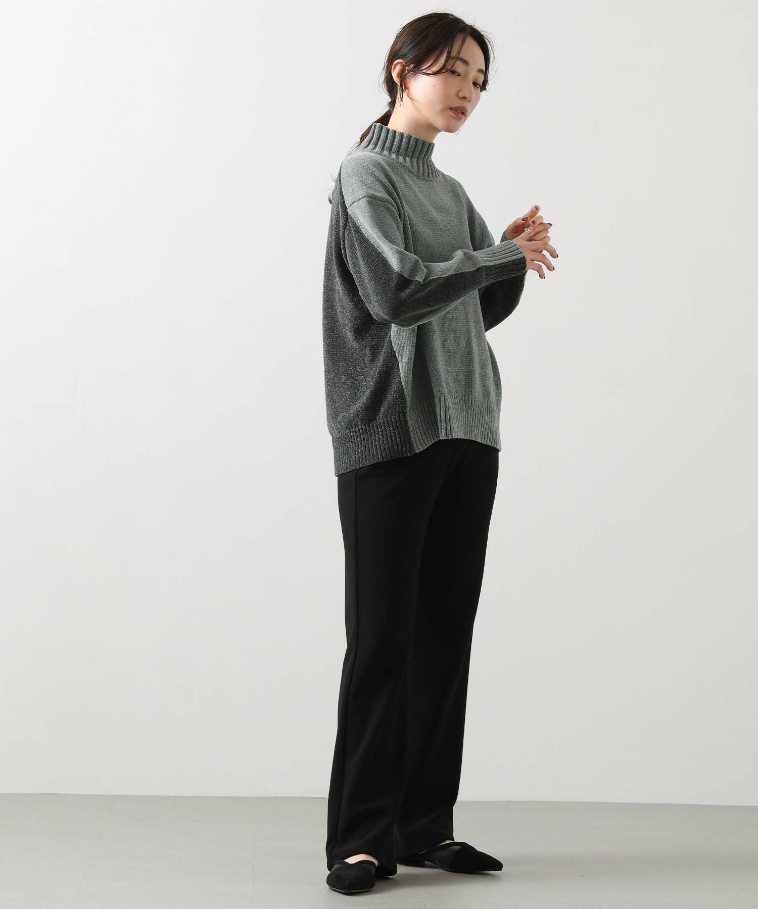 Gready Brilliantモールバイカラーハイネックニット | SEKIMIKI Online