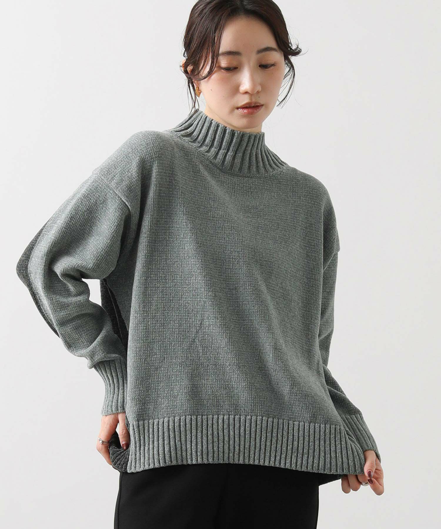 Gready Brilliantモールバイカラーハイネックニット | SEKIMIKI Online