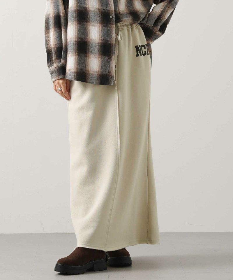 ライトベージュ