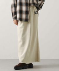 ライトベージュ