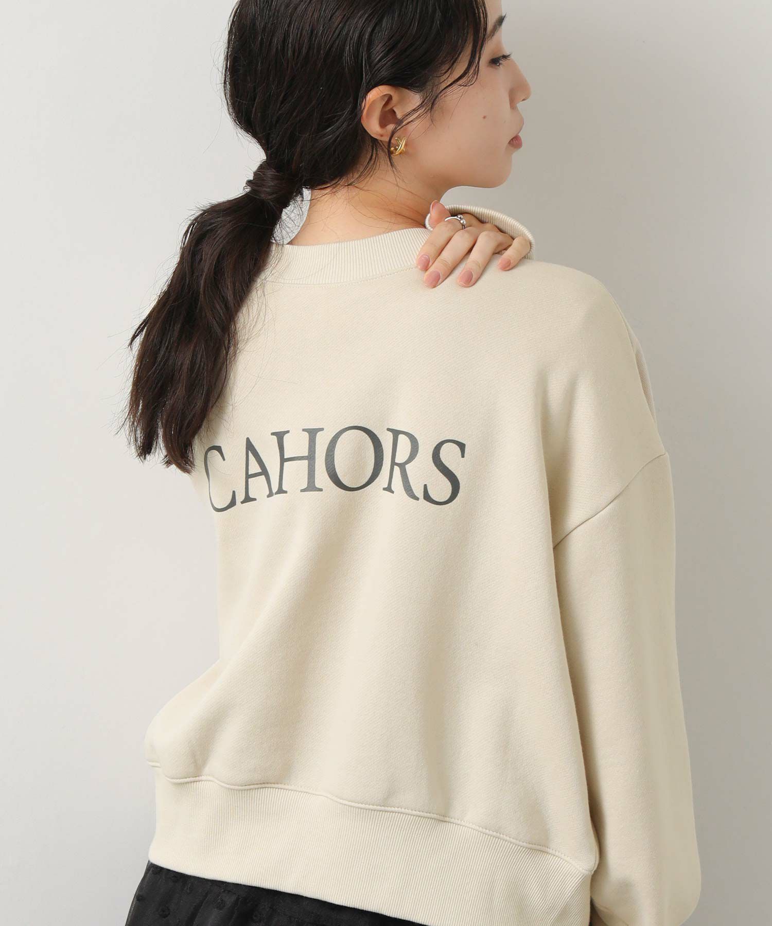 ライトベージュ