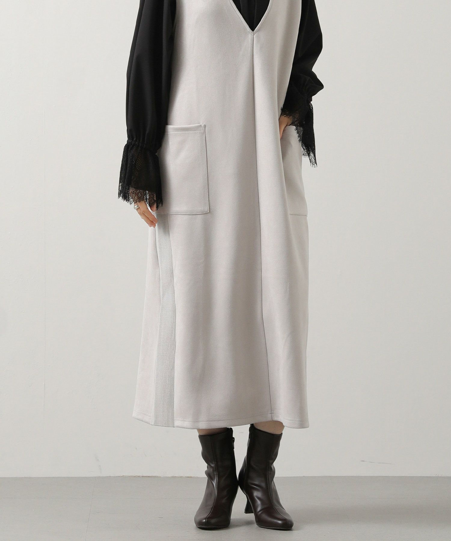 専用2025秋冬　新品　グレディブリリアン　サイドリブスエードＶネックジャンスカ 専用2025秋冬 新品 グレディブリリアン サイドリブスエードVネック