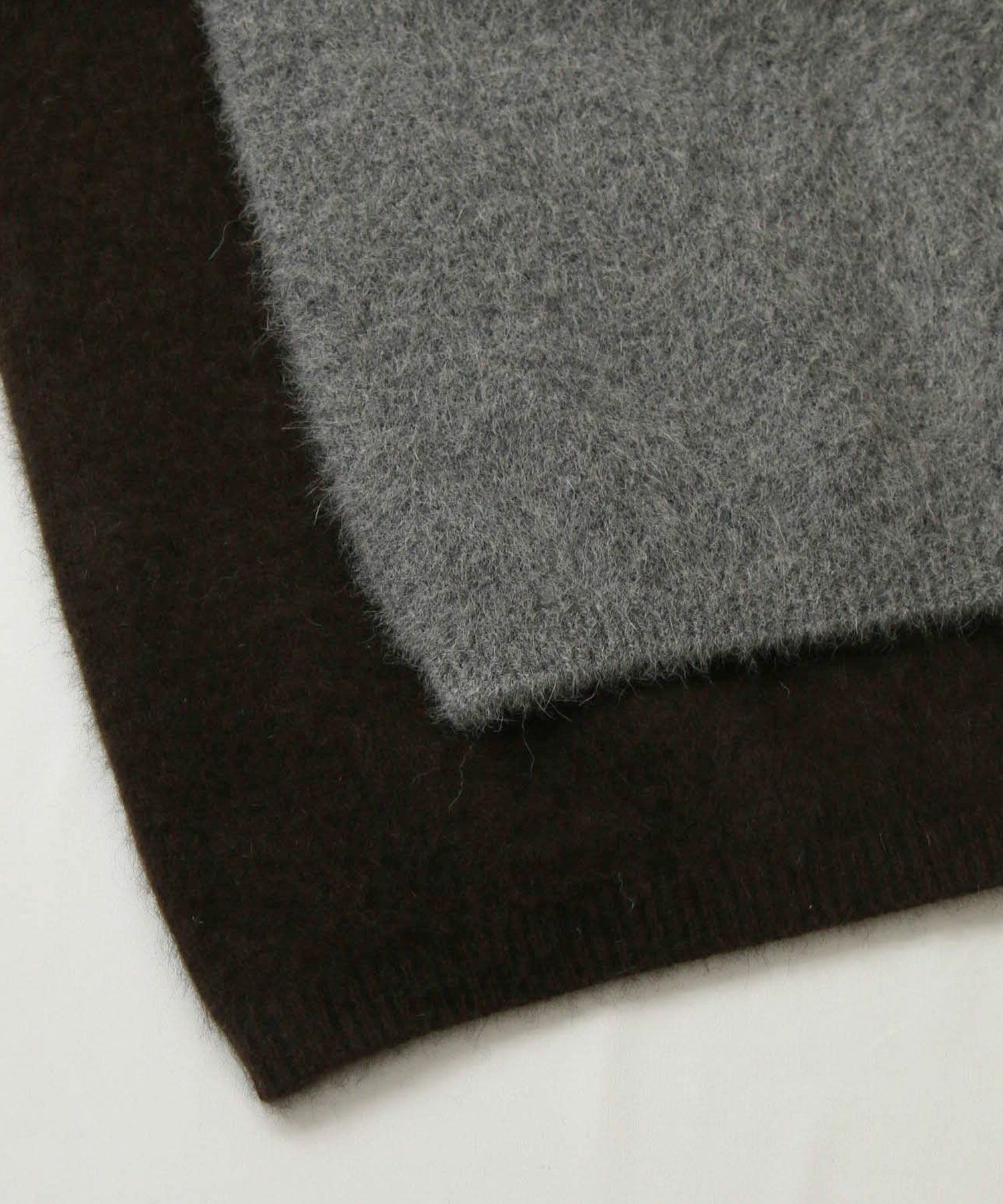 Gready BrilliantFOXヤクVネックワイドニット | SEKIMIKI Online