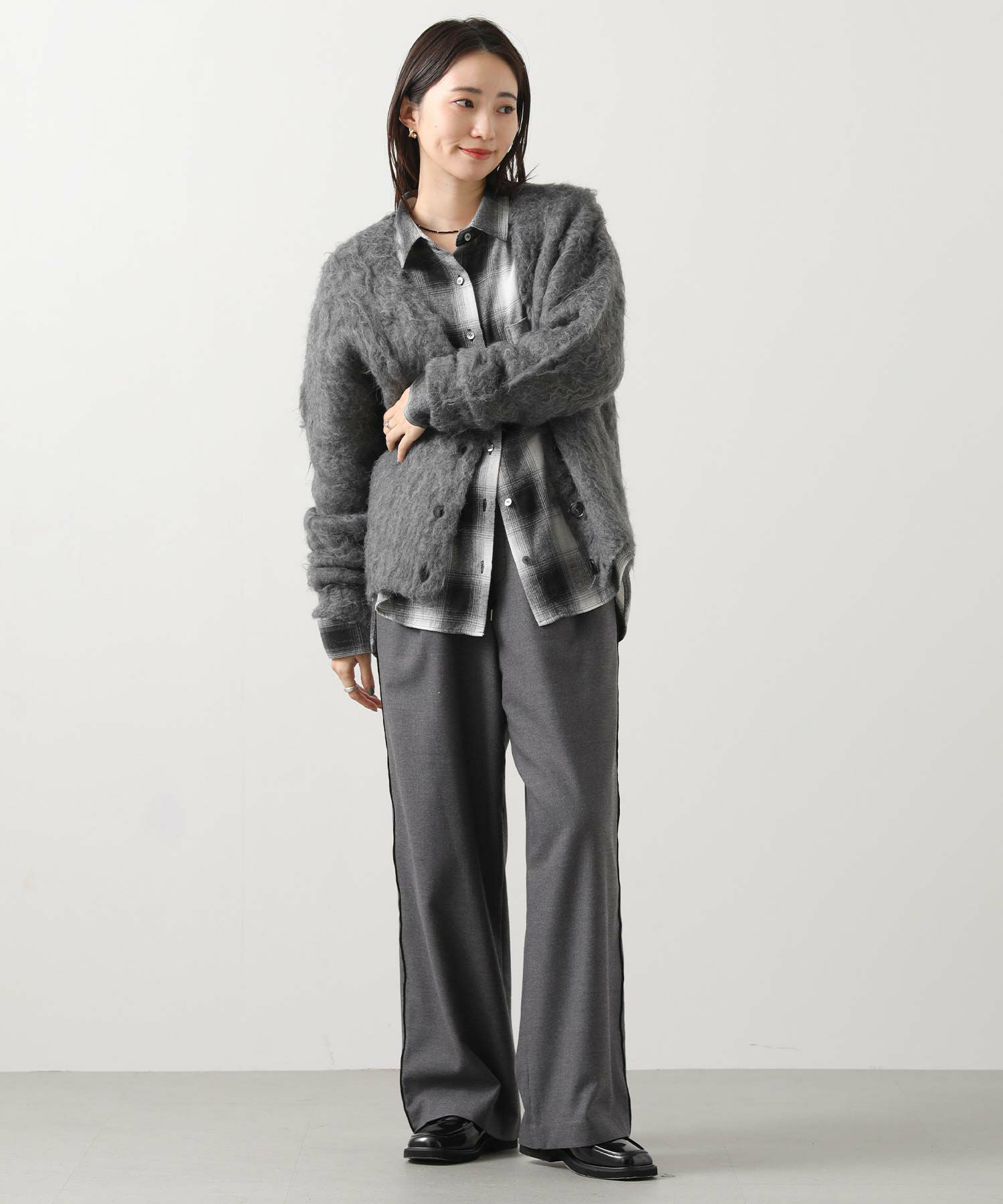 新品　Layered Bare Knit Leotard グレー Gready BrilliantシャギーVネックニット | SEKIMIKI Online