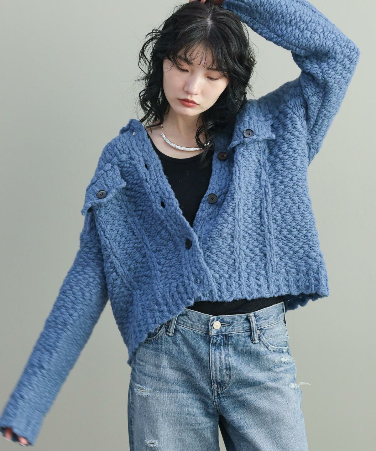 グレイッシュブルー