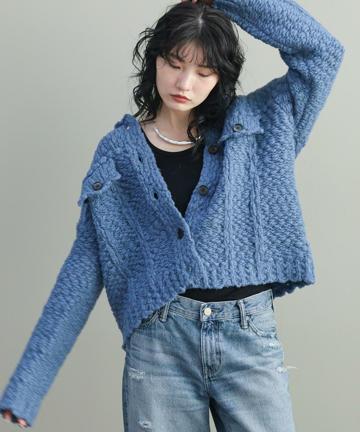 グレイッシュブルー