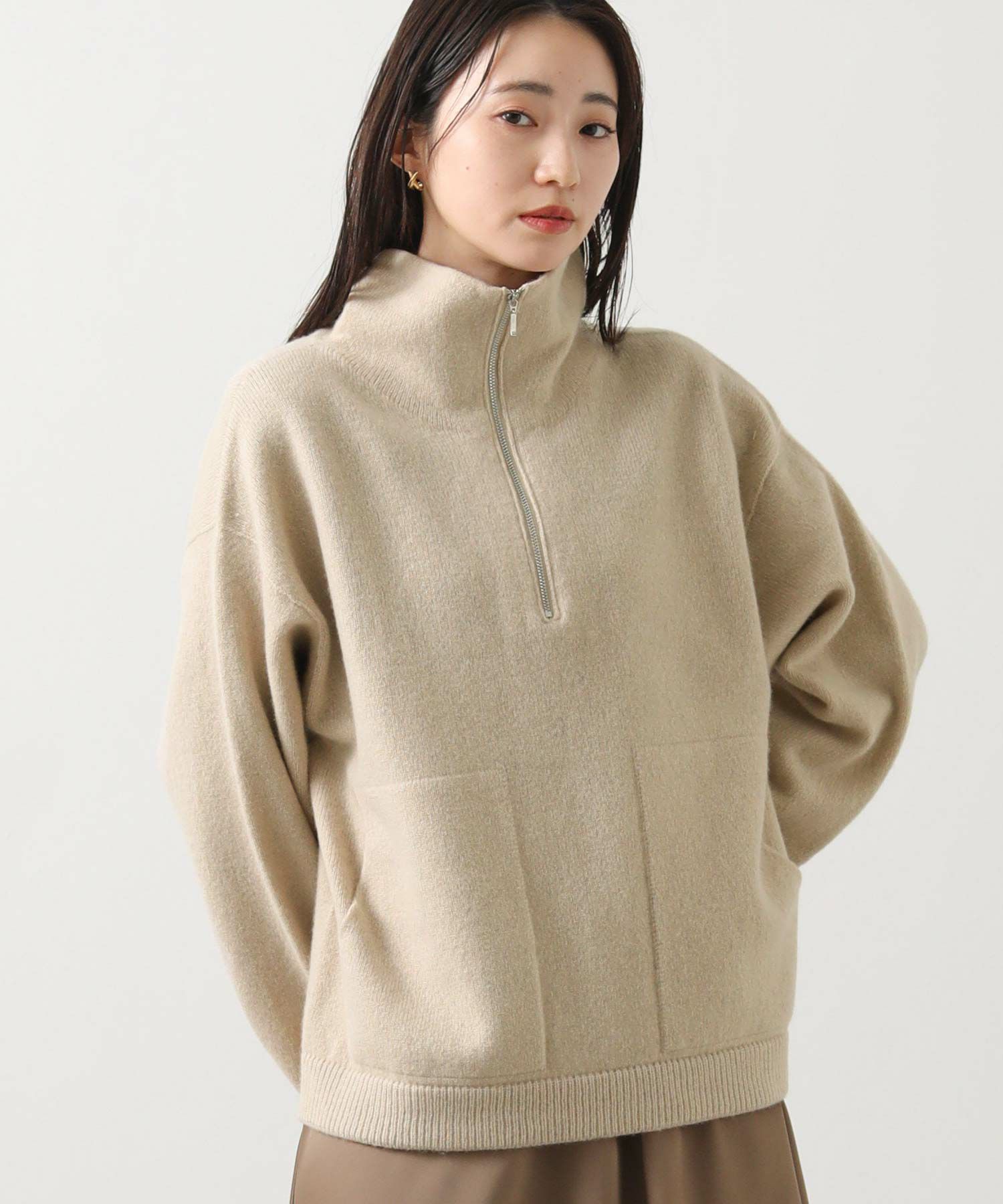 ライトベージュ