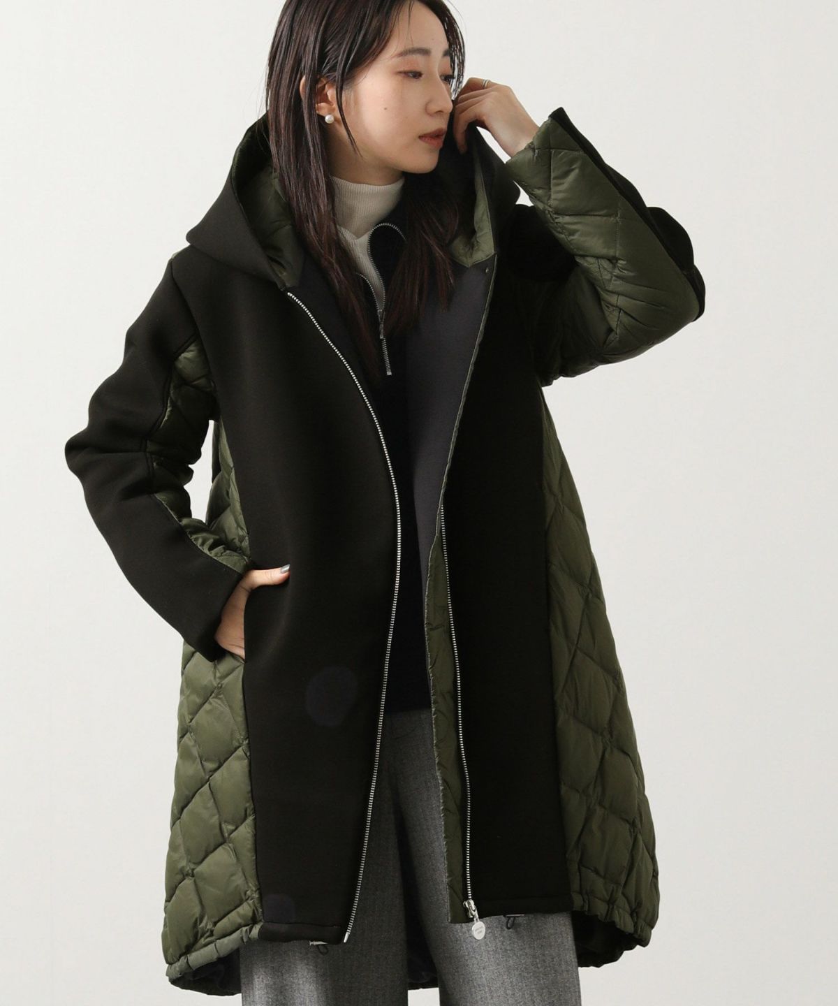 ブラック×カーキ